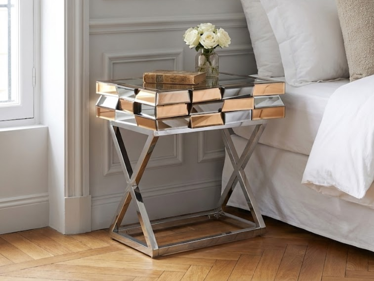 Table de Chevet LUXOR – Verre & Miroirs Dorés, Piètement Chromé