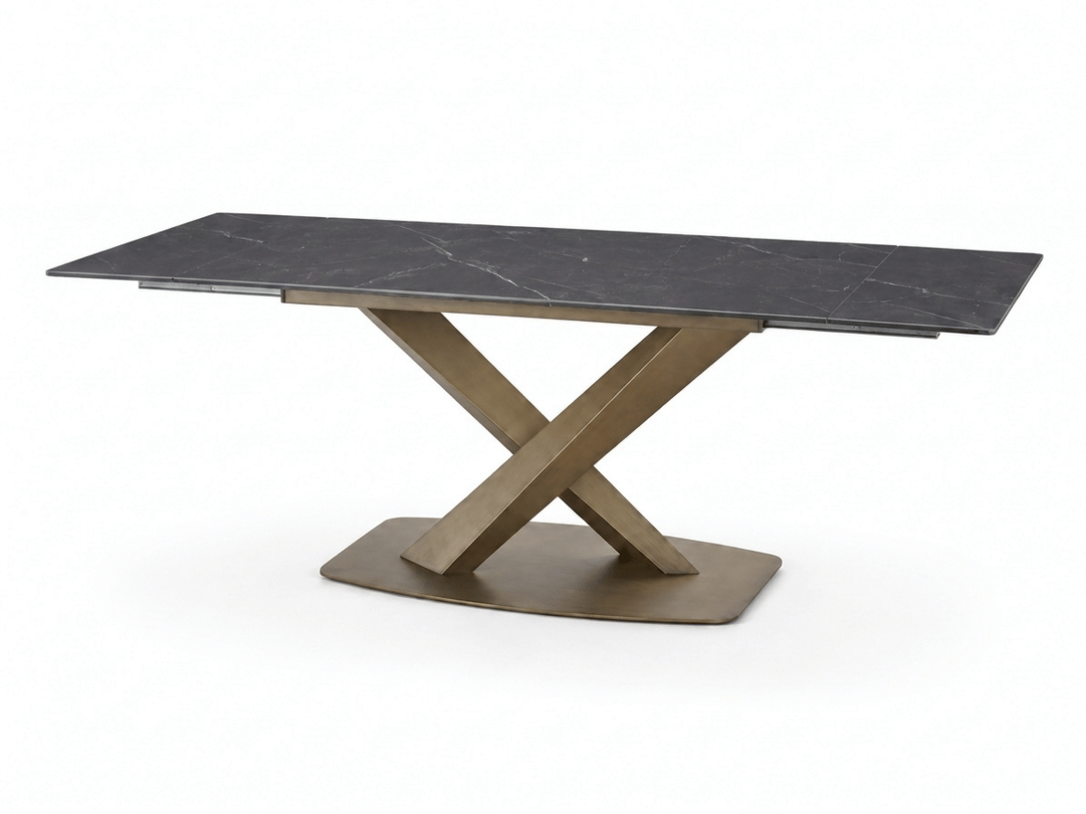 Table à manger extensible AUREA – Céramique effet marbre noir & pied croisé doré – 180/260 x 90 cm
