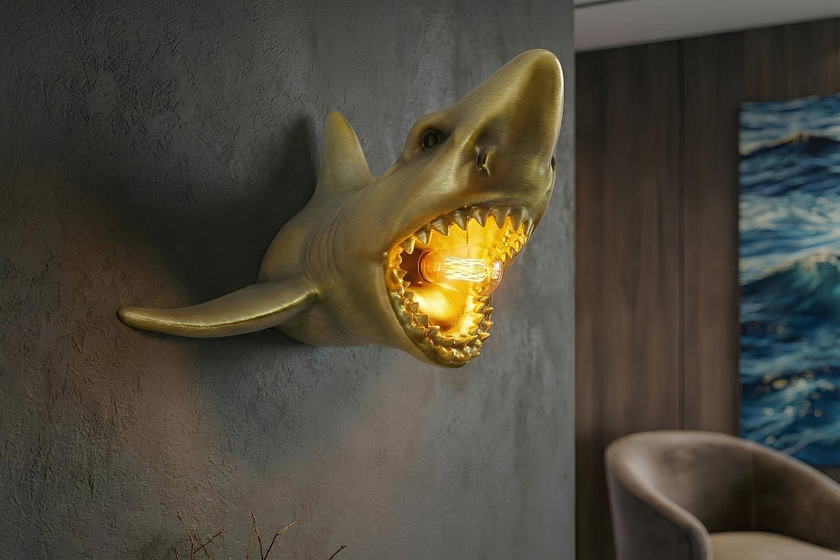 Applique moderne SHARK 40cm sculpture de requin doré faite à la main