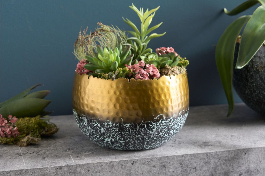 Bol décoratif artisanal ORIENT 19cm doré avec patine au design martelé classique