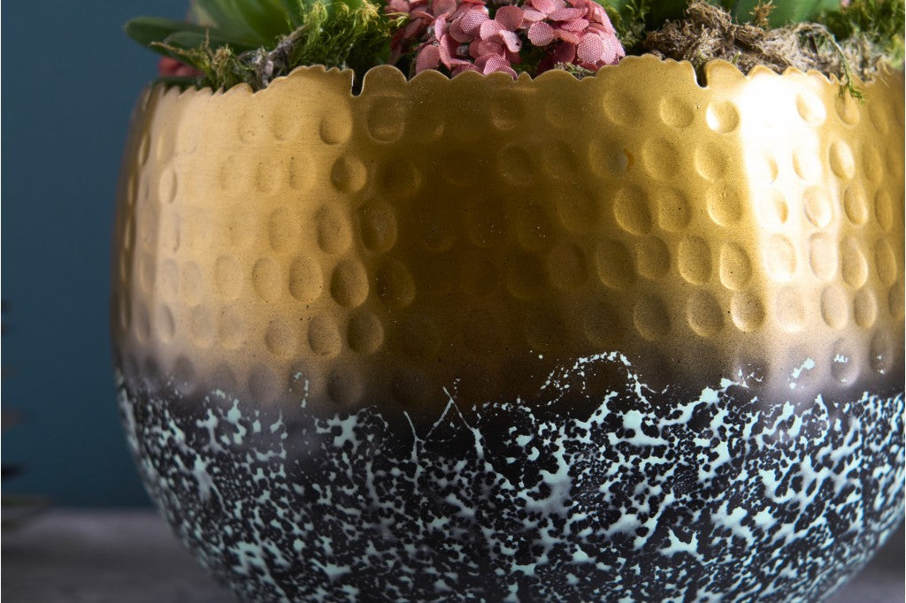 Bol décoratif artisanal ORIENT 19cm doré avec patine au design martelé classique