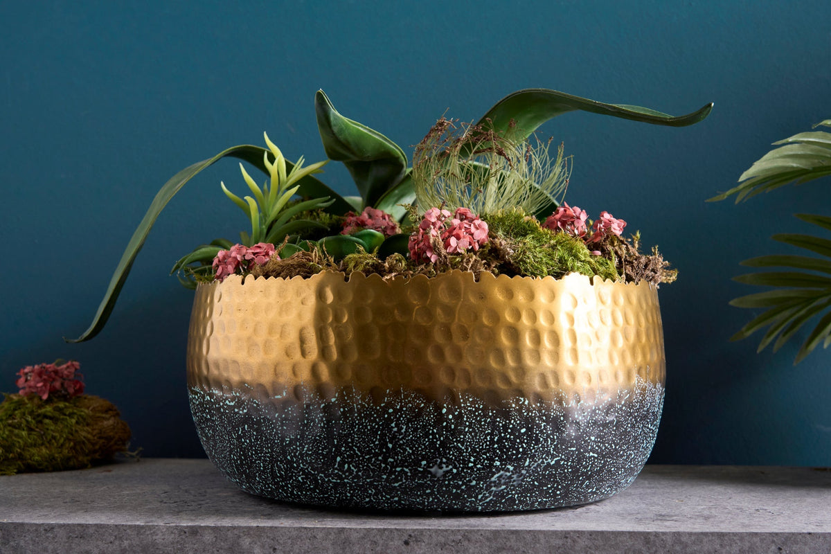 Bol décoratif artisanal ORIENT 31 cm doré avec patine au design martelé classique