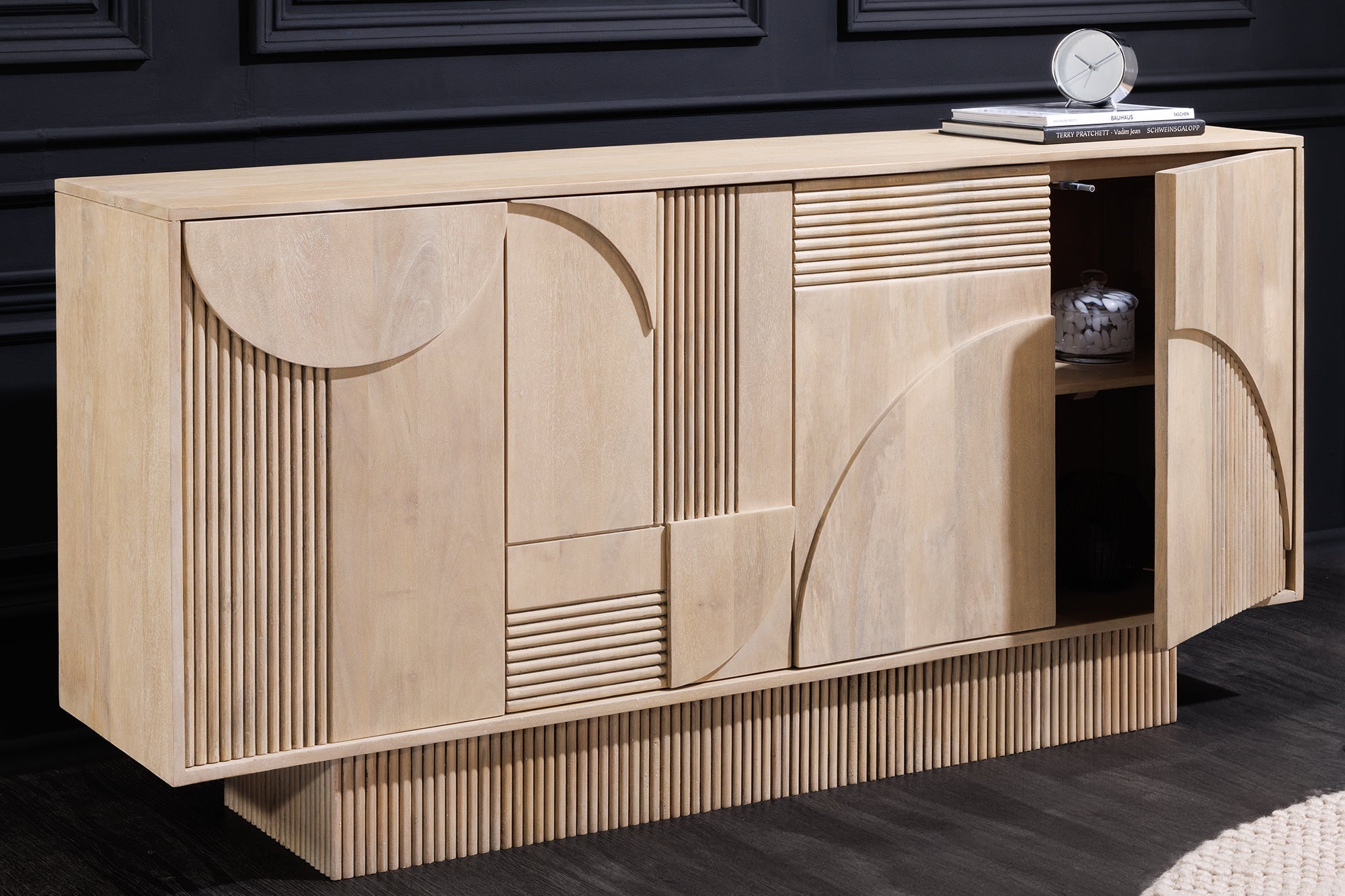 Buffet design ART DECO 170cm en manguier massif cérusé blanc façade 3D