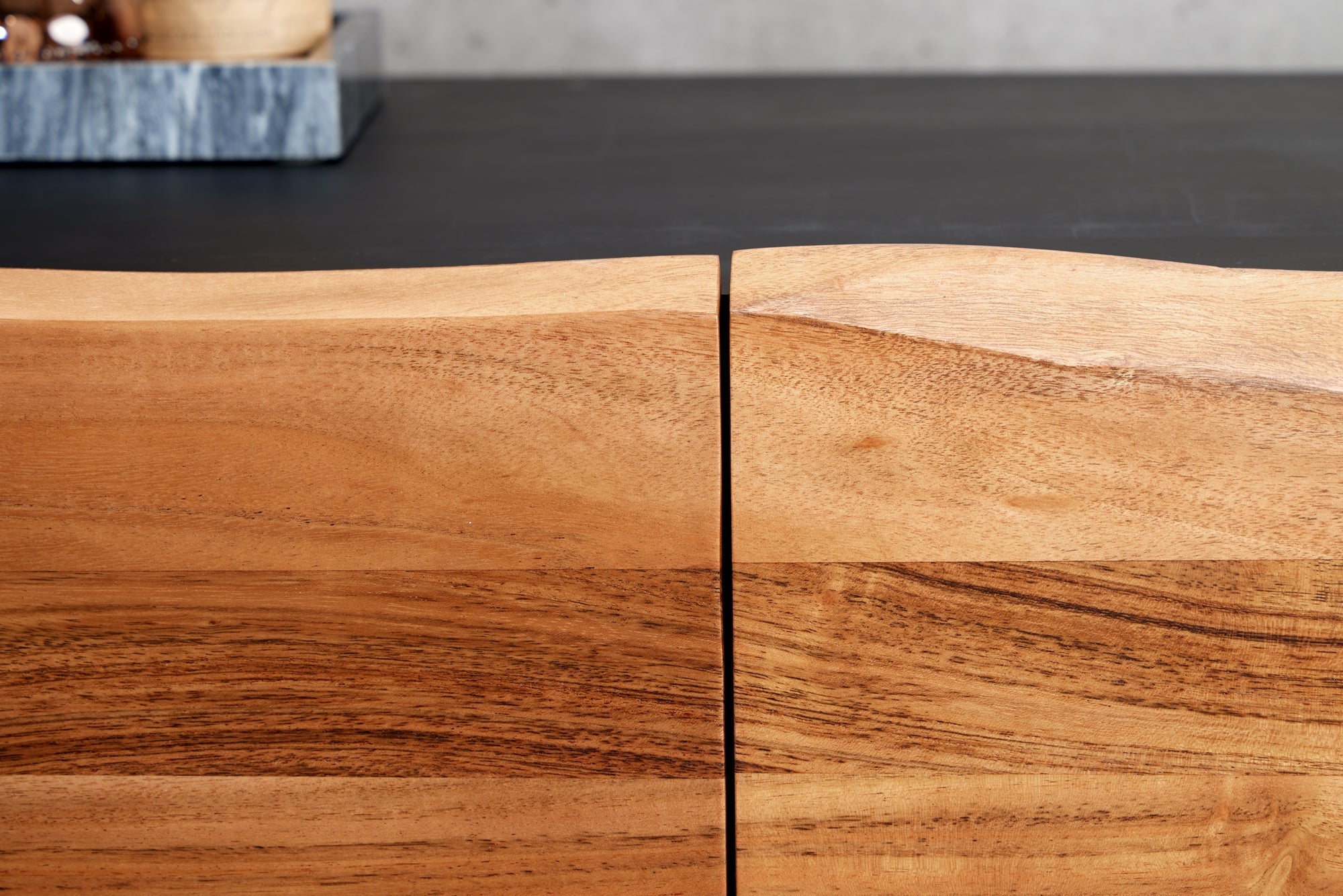 Buffet design industriel ORGANIC ARTWORK 180cm structure en fer et bois d’acacia massif