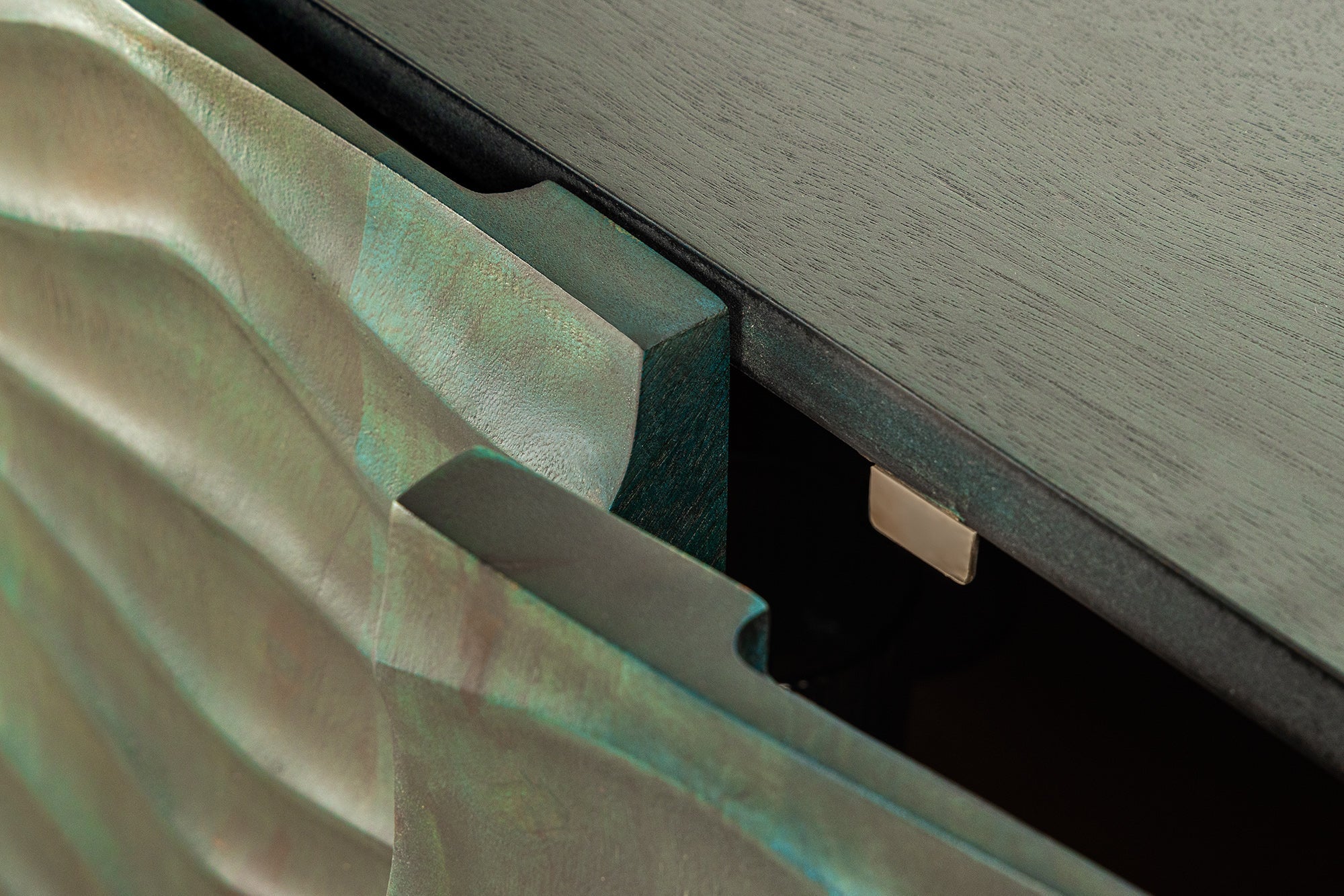 Buffet design WAVE 160cm bois de manguier turquoise bois massif pieds métal doré mat