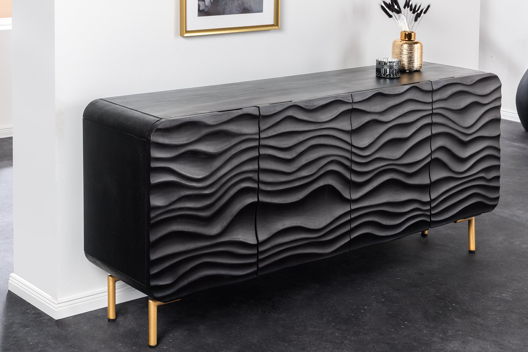Buffet design WAVE 160cm en manguier noir massif pieds métal doré mat