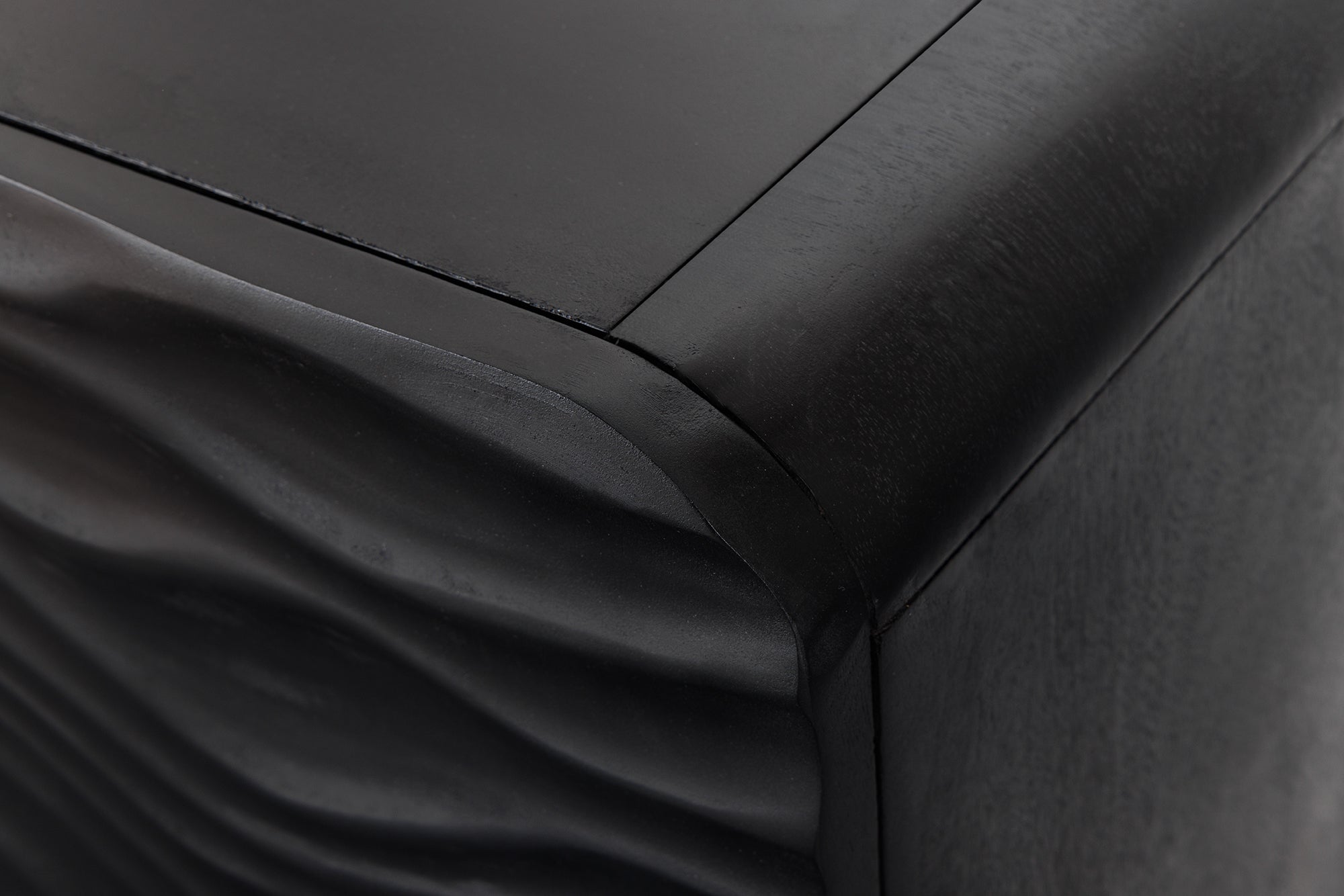 Buffet design WAVE 160cm en manguier noir massif pieds métal doré mat