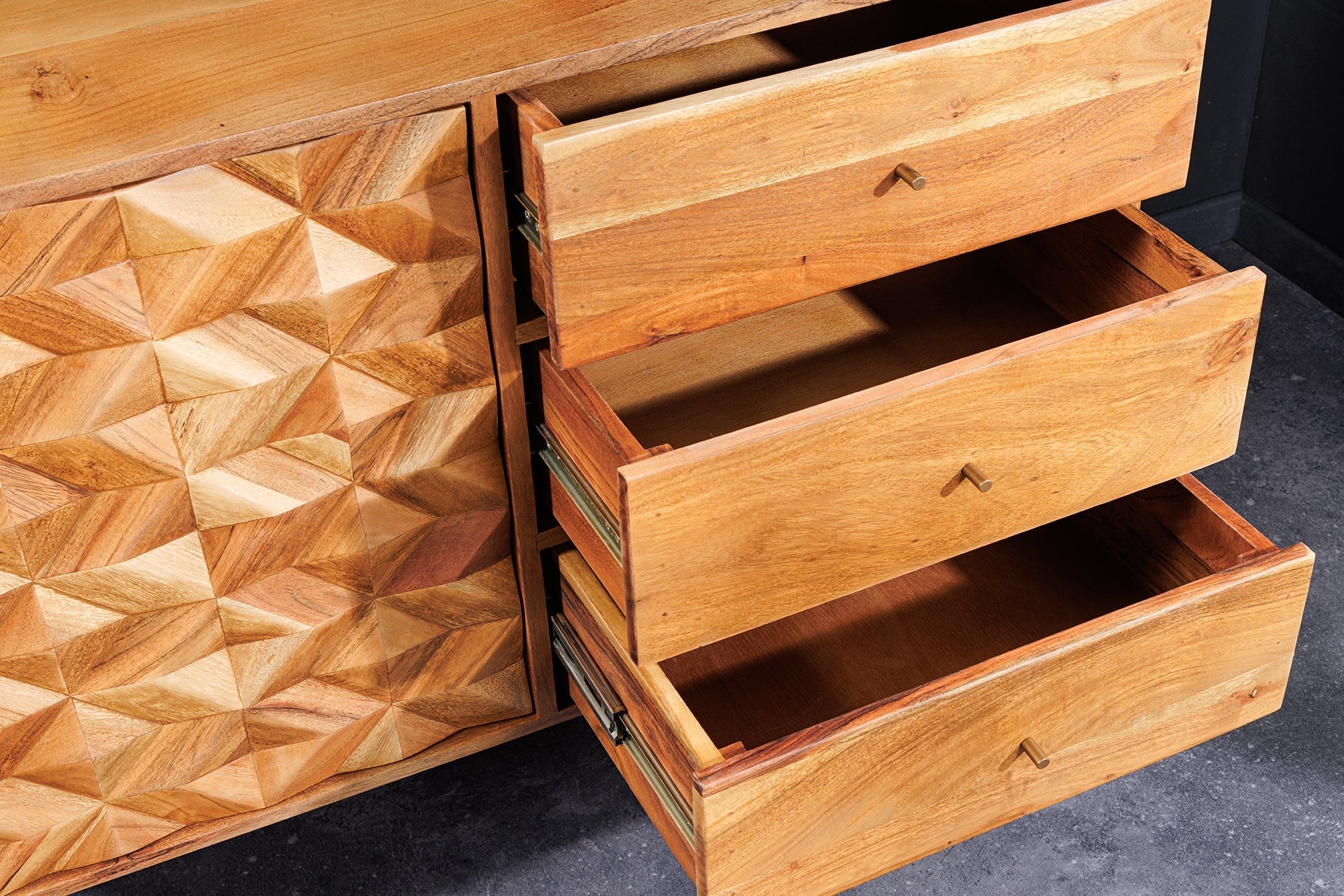 Buffet en bois massif ALPINE 145cm acacia finition miel commode avec tiroirs design rétro