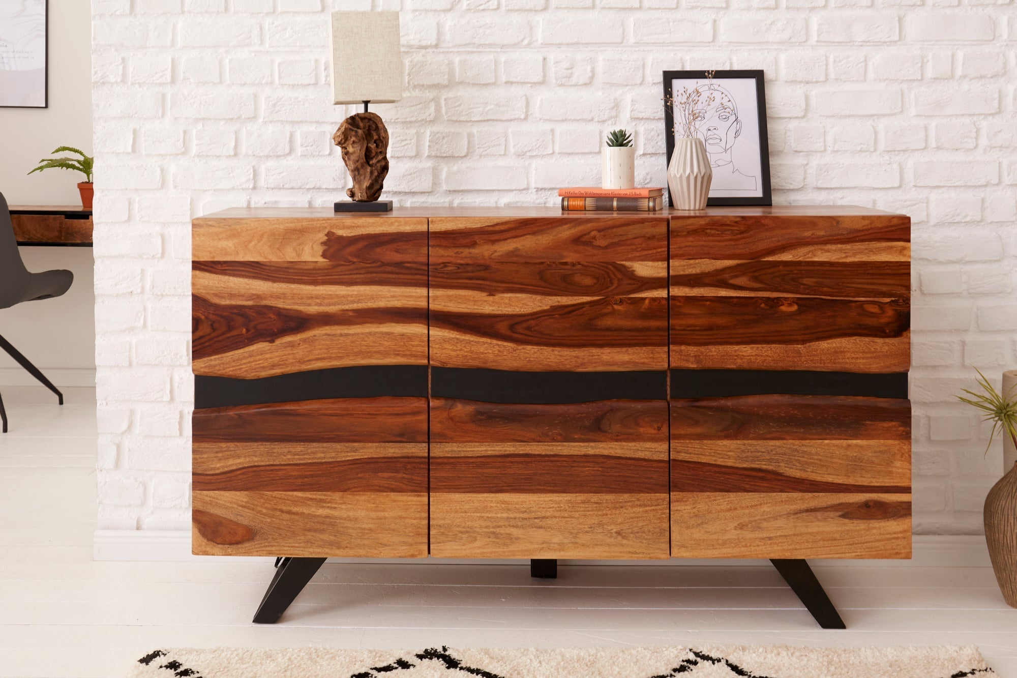 Buffet en bois massif AMAZONAS 150cm bord sapin marron structure métal noir