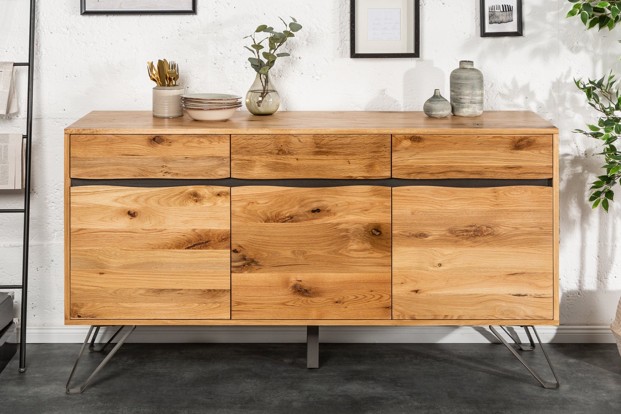 Buffet en bois massif LIVING EDGE 160cm chêne sauvage métal bord d’arbre noir avec tiroirs