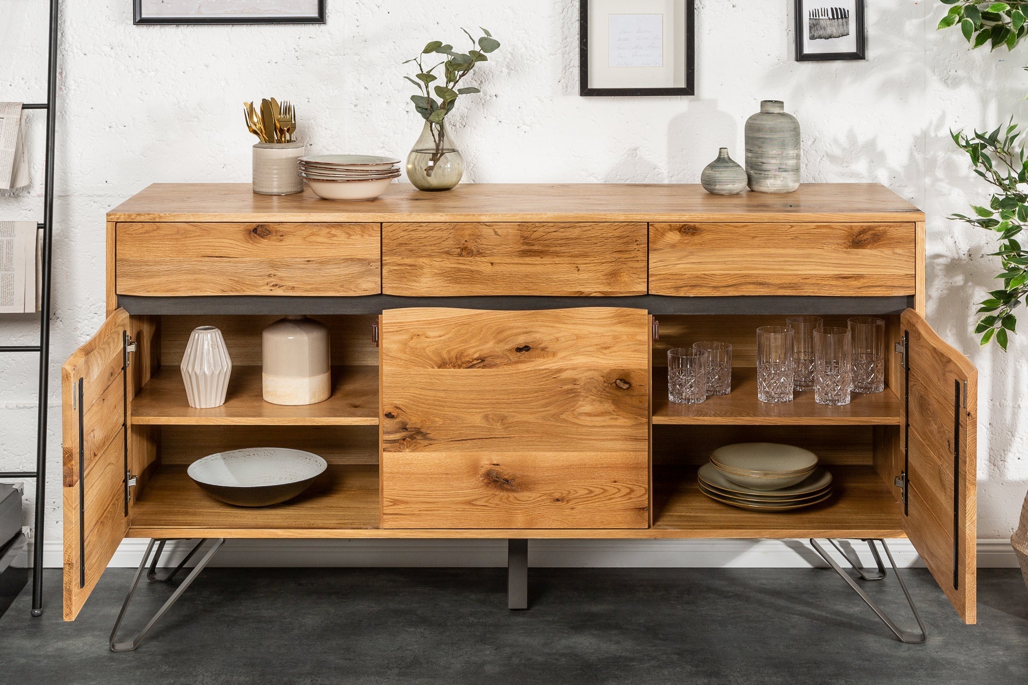 Buffet en bois massif LIVING EDGE 160cm chêne sauvage métal bord d’arbre noir avec tiroirs