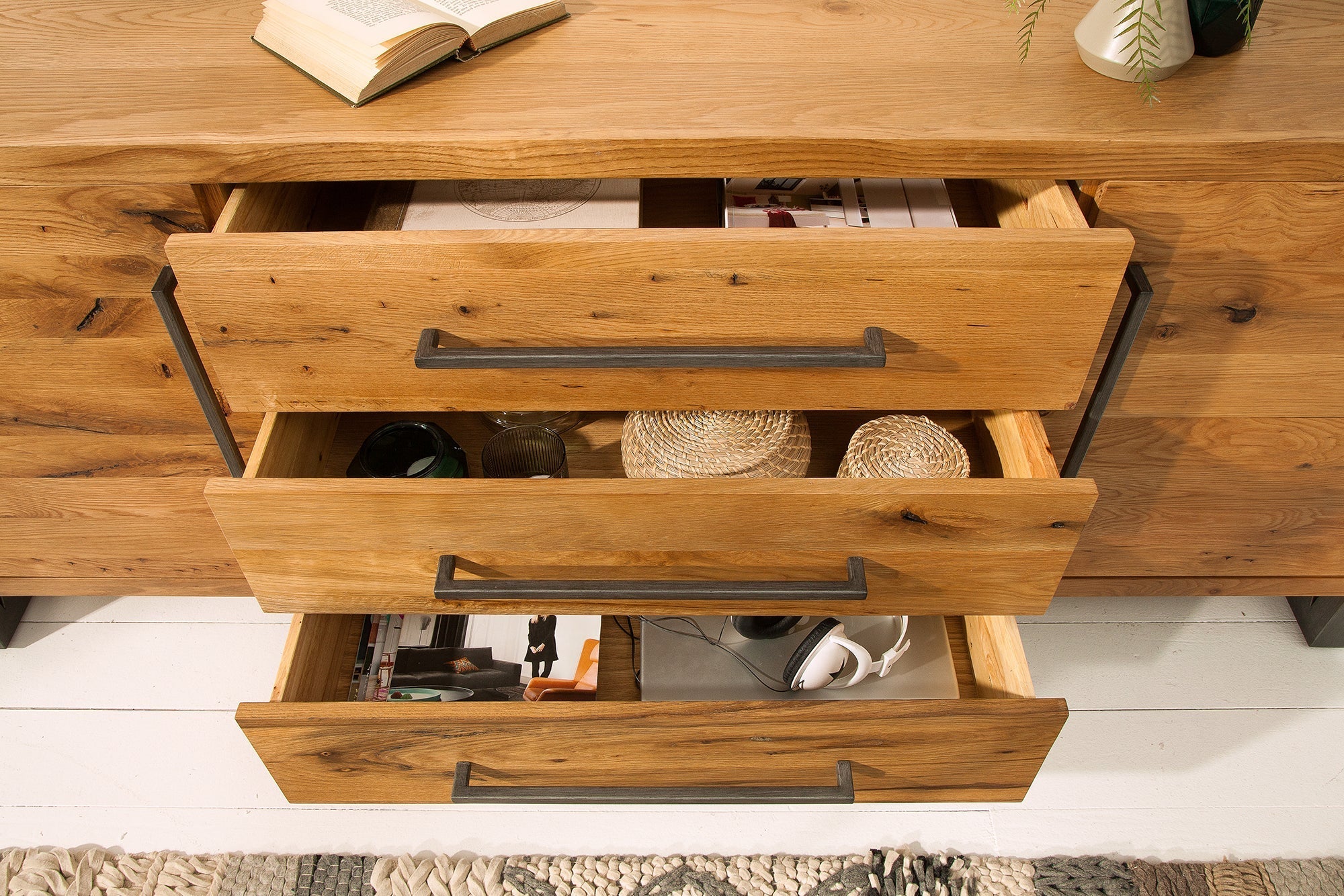 Buffet en bois massif THOR 200 cm avec tiroirs chêne sauvage naturel métal huilé noir
