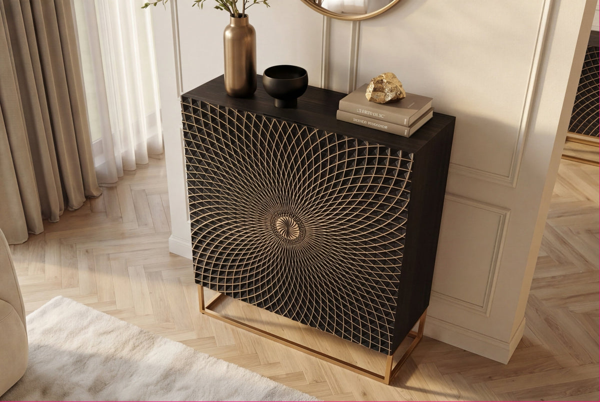 Buffet haut design ILLUSION 120cm en bois de manguier massif noir avec sculptures 3D structure en métal fer doré