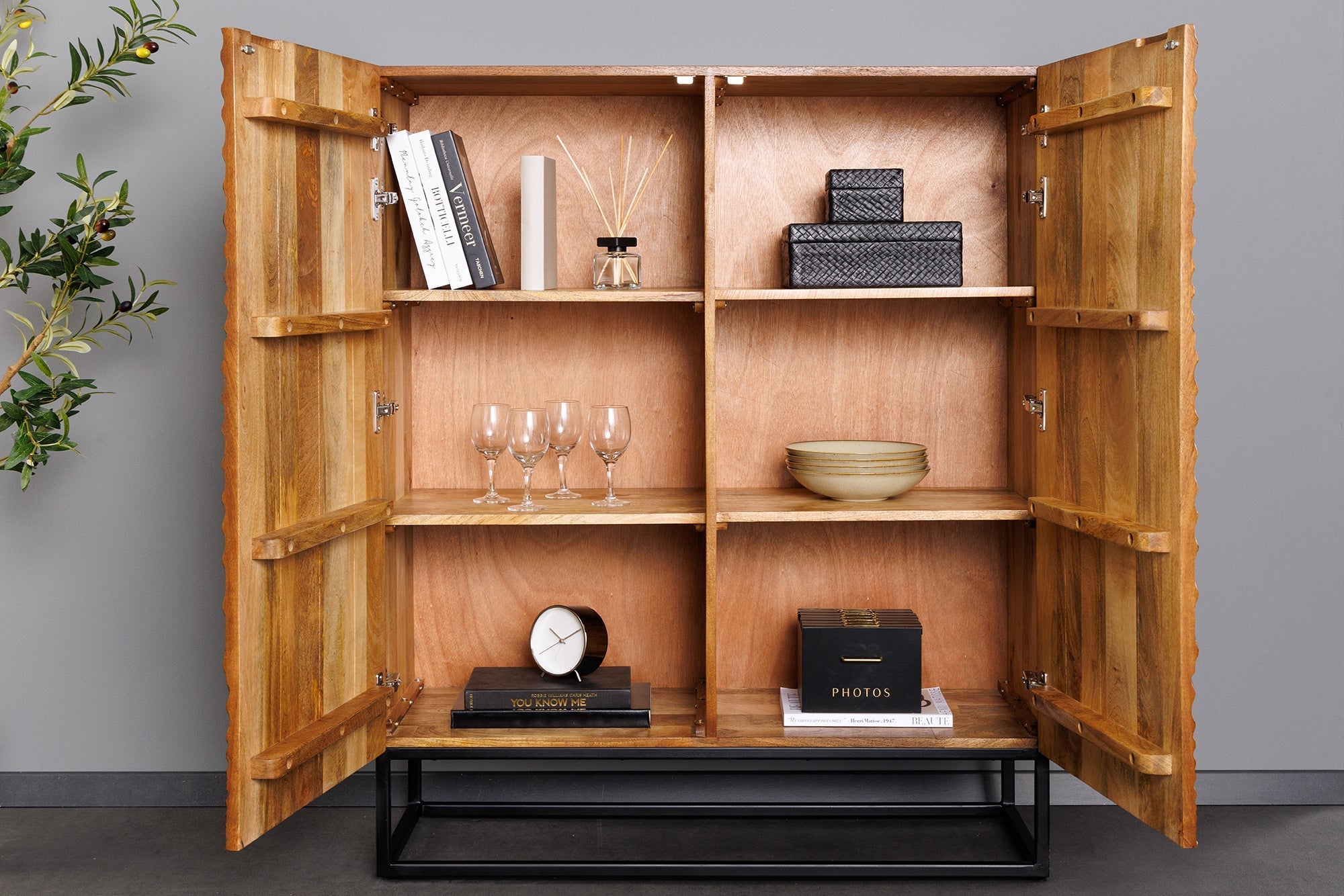 Buffet haut massif ART 120cm bois de manguier marron design 3D métal noir