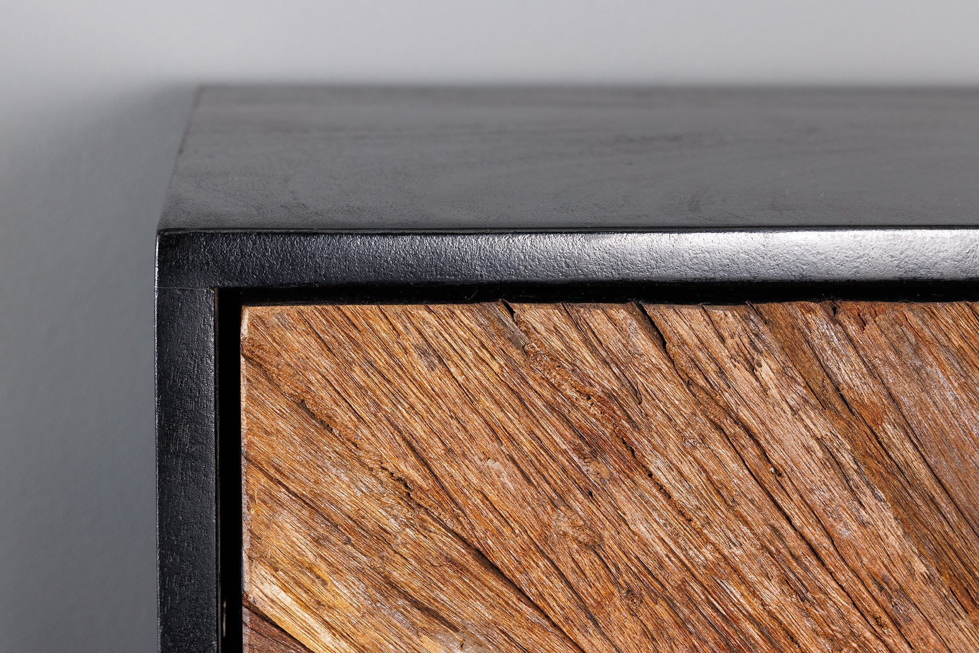 Buffet haut massif BARRACUDA 120cm en manguier marron avec façade en teck métal noir