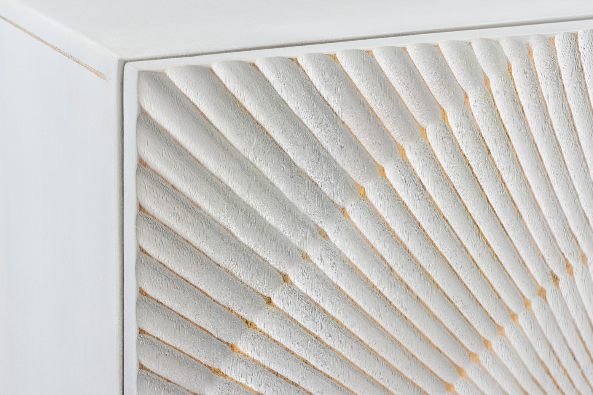 Buffet haut massif GOLDEN SUNSET 120cm en bois de manguier doré blanc avec sculptures 3D