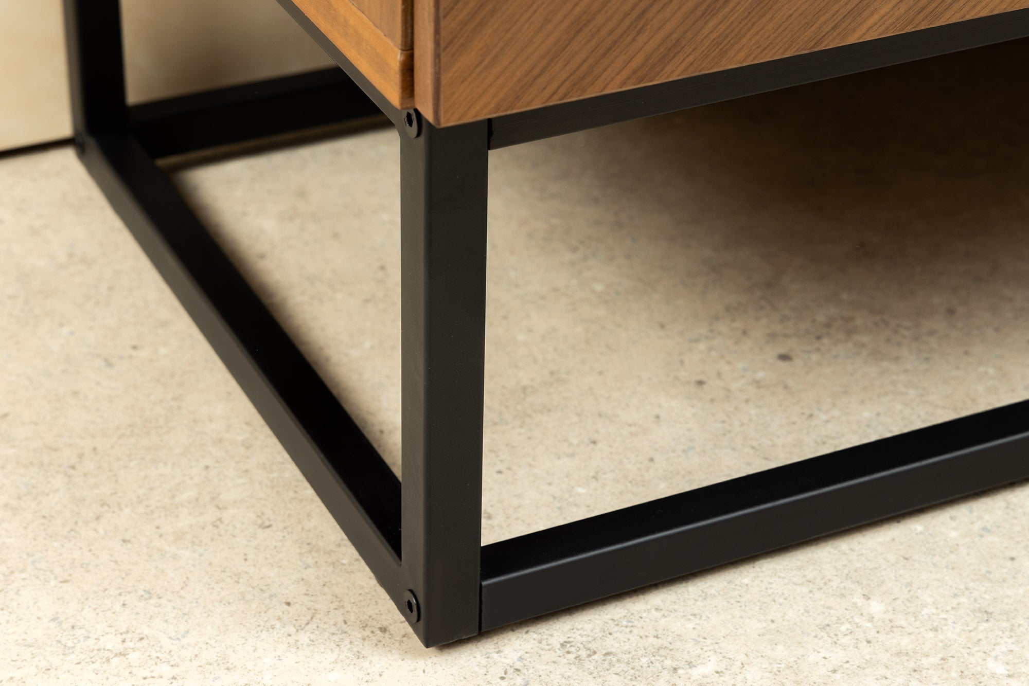 Buffet industriel GRANDEZZA 180cm noyer naturel métal noir beaucoup de rangements