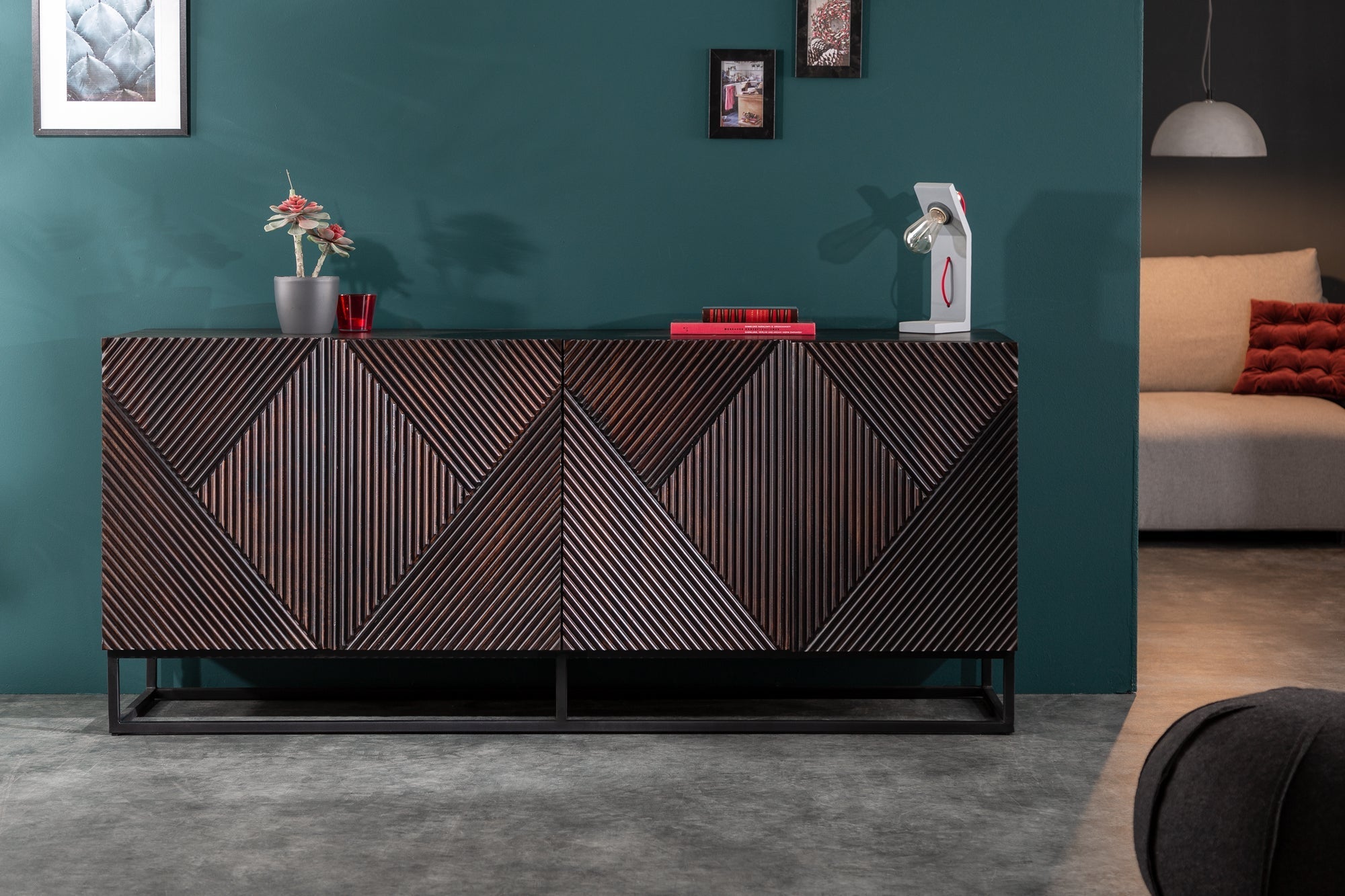Buffet massif CREATIVO 180cm en bois de manguier élaboré façade 3D design rétro