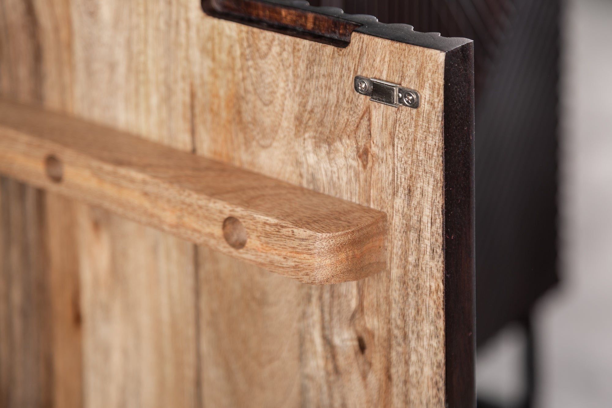 Buffet massif CREATIVO 180cm en bois de manguier élaboré façade 3D design rétro