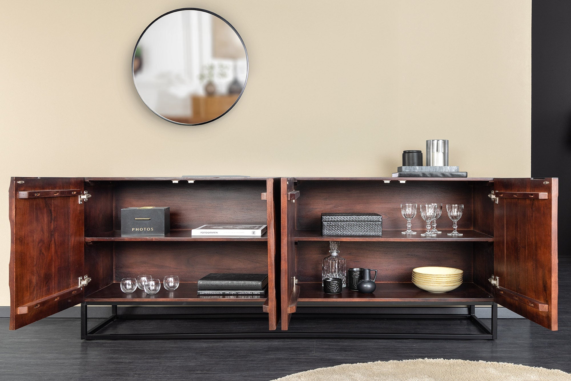 Buffet massif DUNE 175cm bois d’acacia marron noyer design 3D métal noir