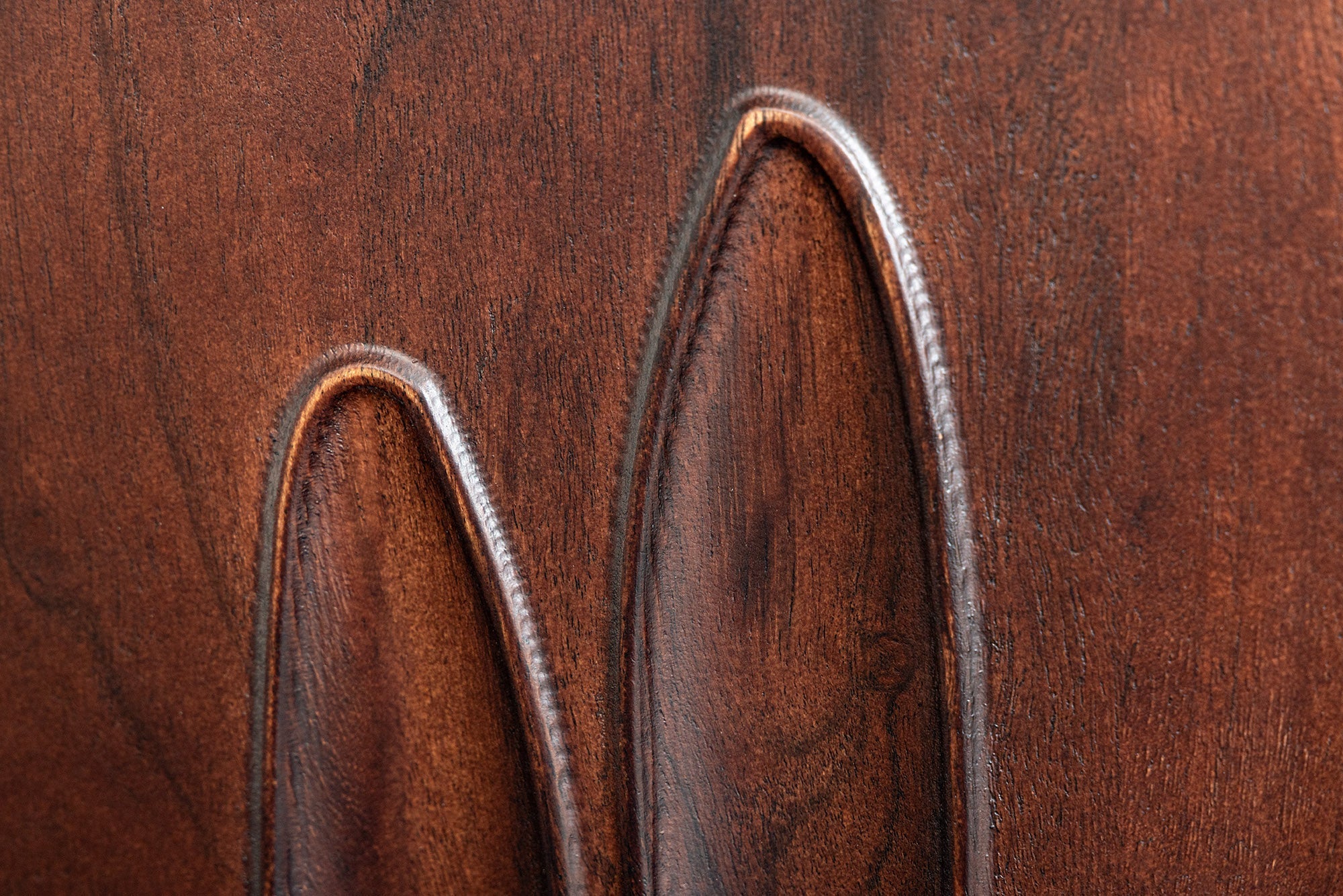 Buffet massif DUNE 175cm bois d’acacia marron noyer design 3D métal noir