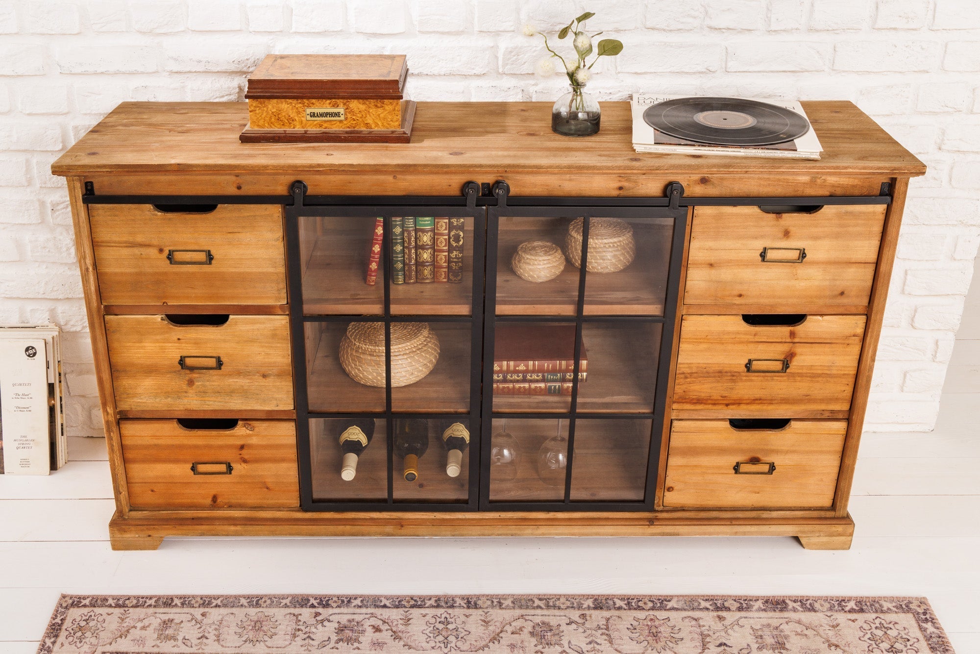 Buffet massif HERITAGE 150cm bois de pin naturel portes industrielles vitrine en métal