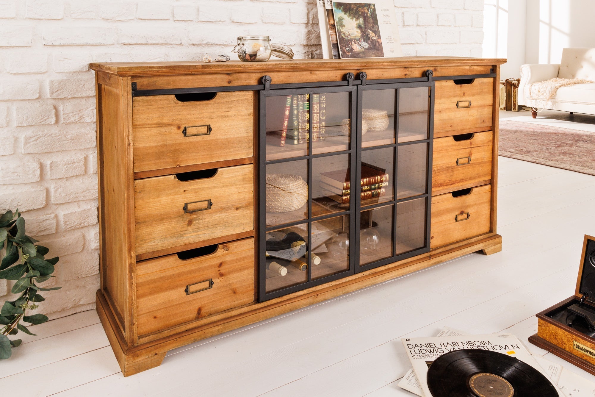 Buffet massif HERITAGE 150cm bois de pin naturel portes industrielles vitrine en métal