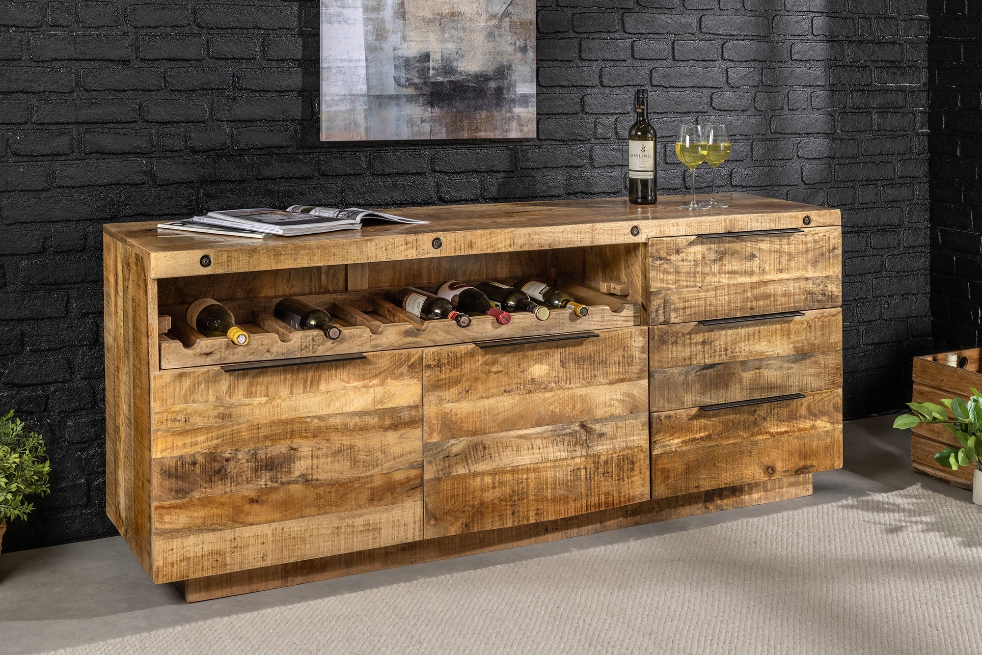 Buffet massif IRON CRAFT 175cm en bois de manguier naturel avec tiroirs casier à vin