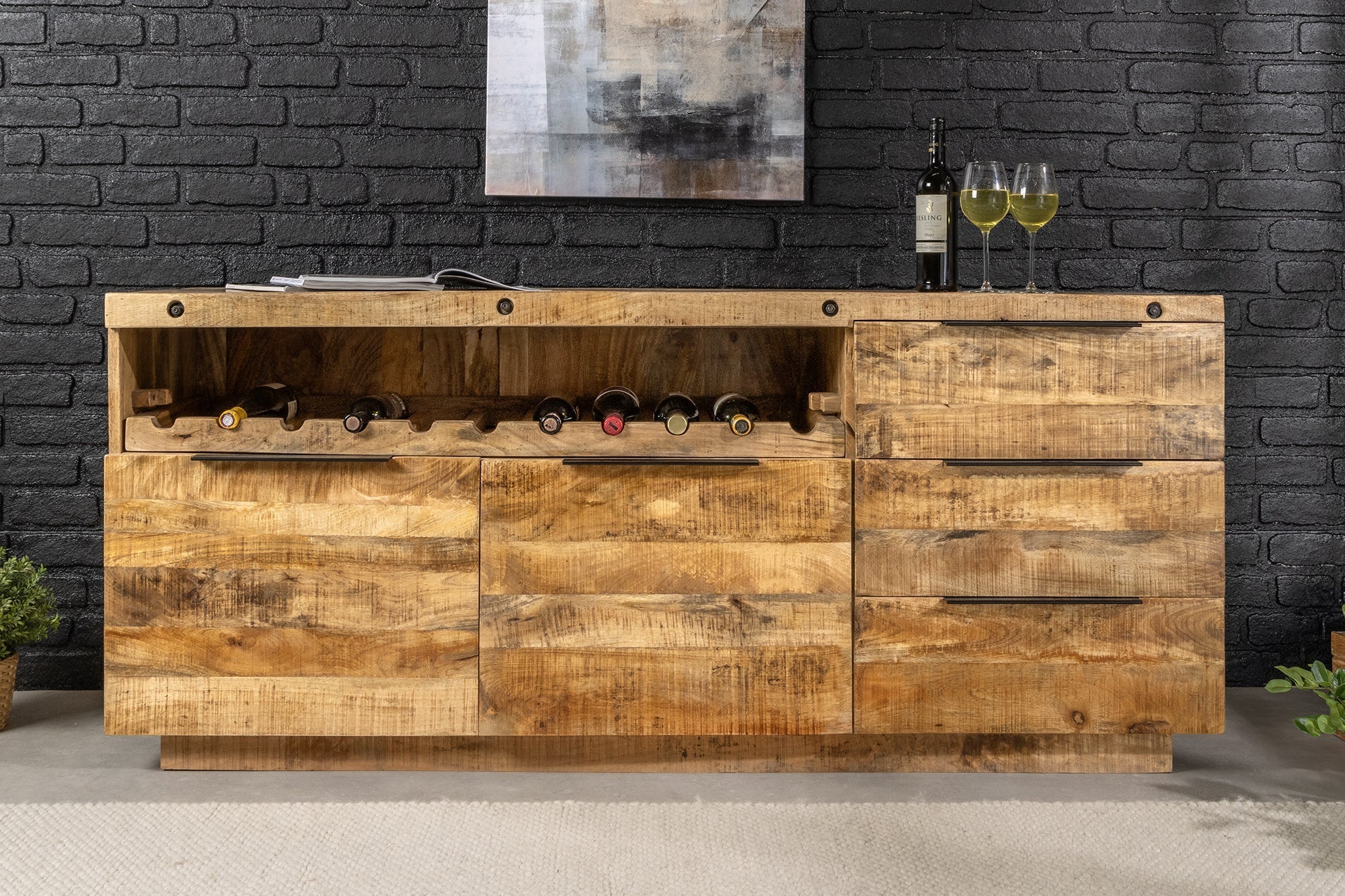 Buffet massif IRON CRAFT 175cm en bois de manguier naturel avec tiroirs casier à vin