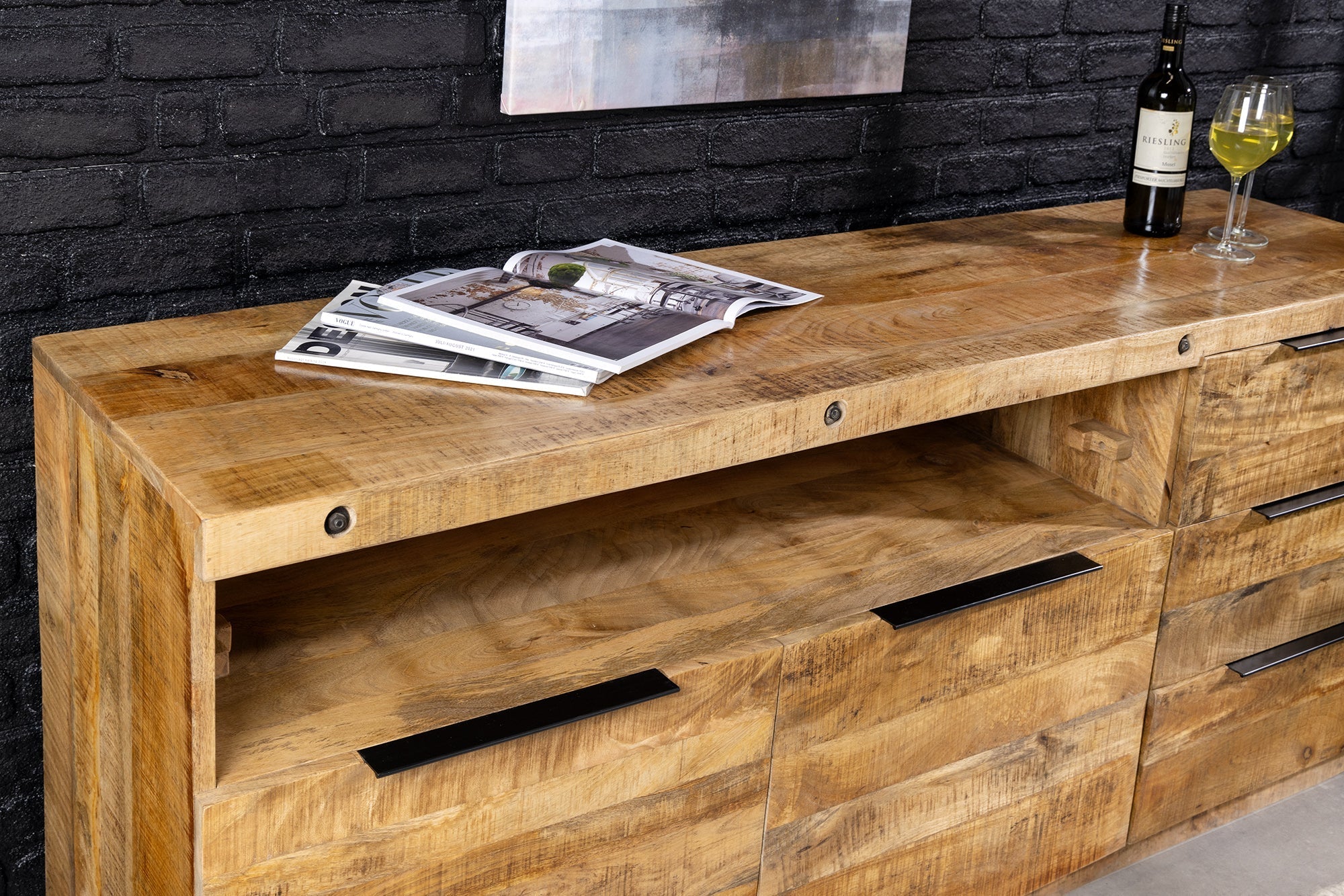 Buffet massif IRON CRAFT 175cm en bois de manguier naturel avec tiroirs casier à vin