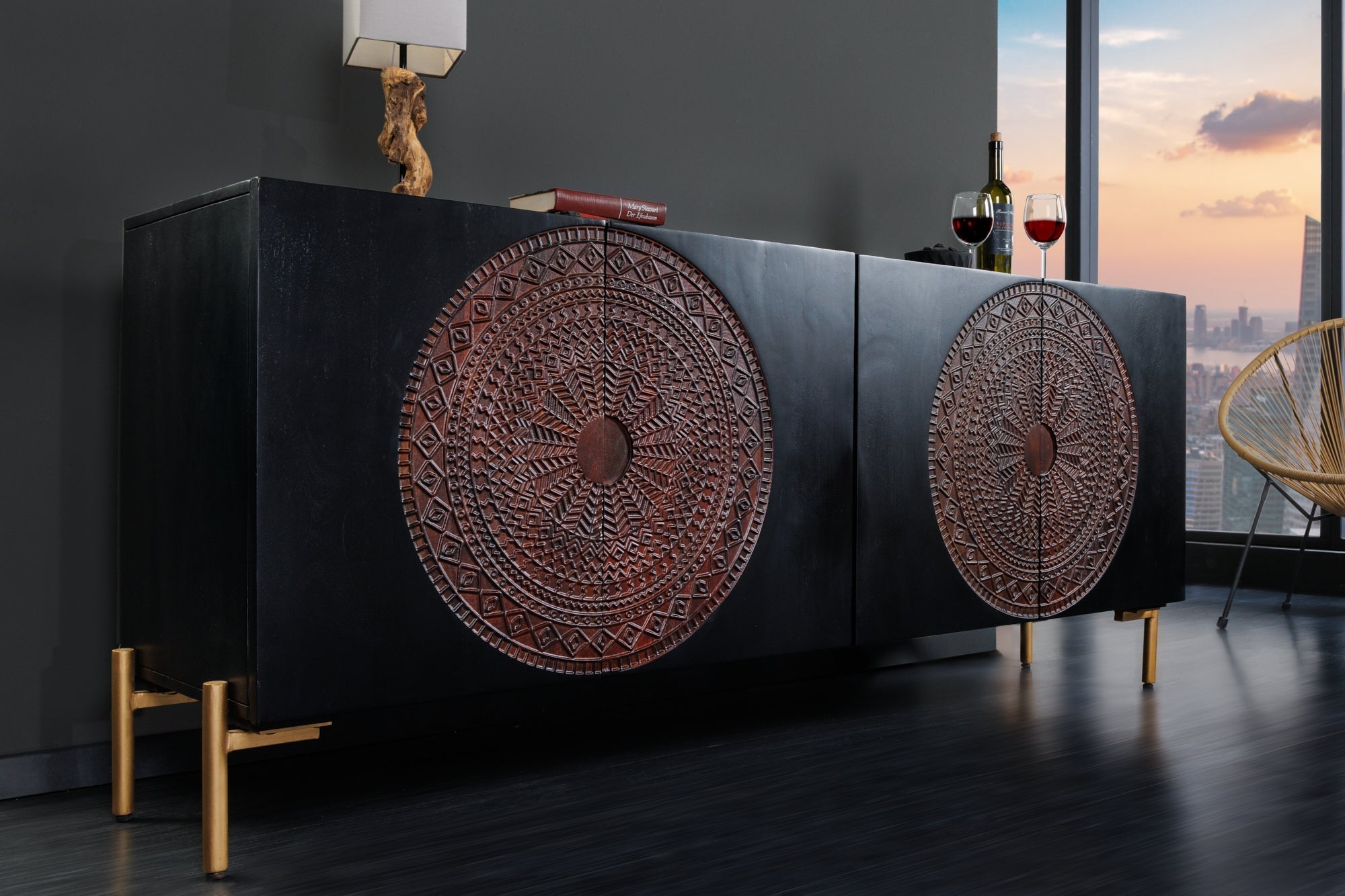 Buffet massif MANDALA 160cm en bois de manguier noir avec sculptures 3D pieds dorés