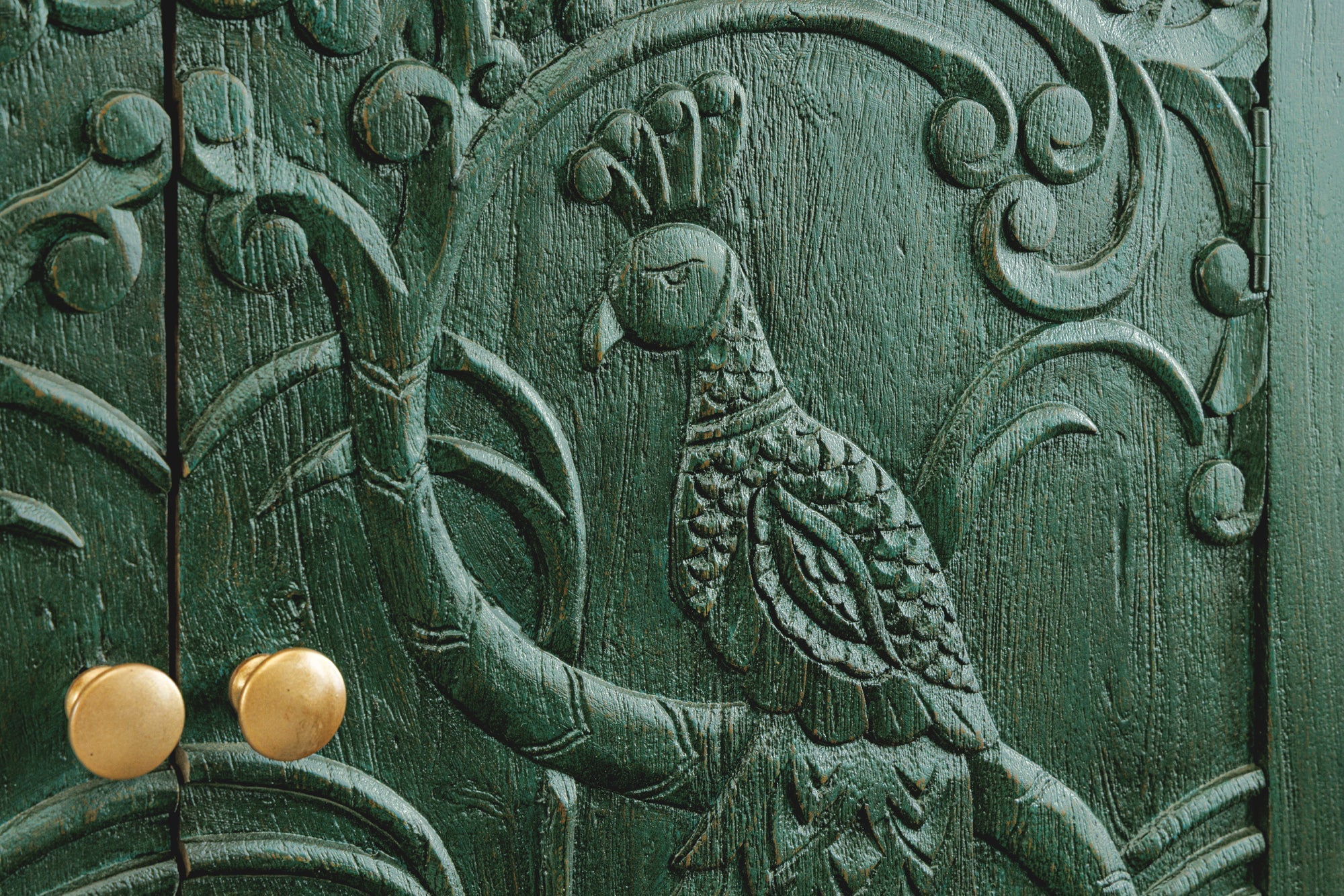 Buffet massif PEACOCK 175cm en bois de manguier vert antique sculpture 3D design paon