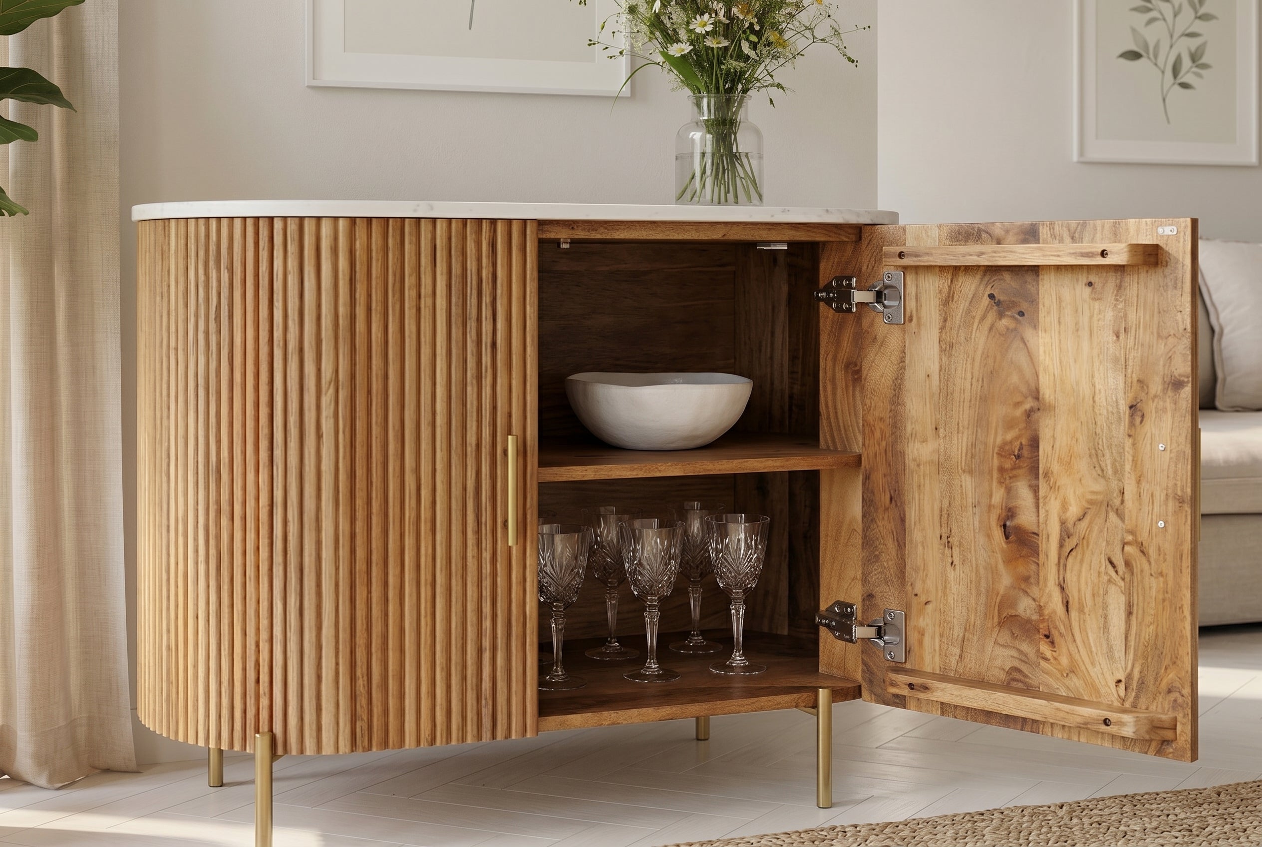 Buffet massif TRES CHIC 75cm bois de manguier naturel marbre blanc métal doré