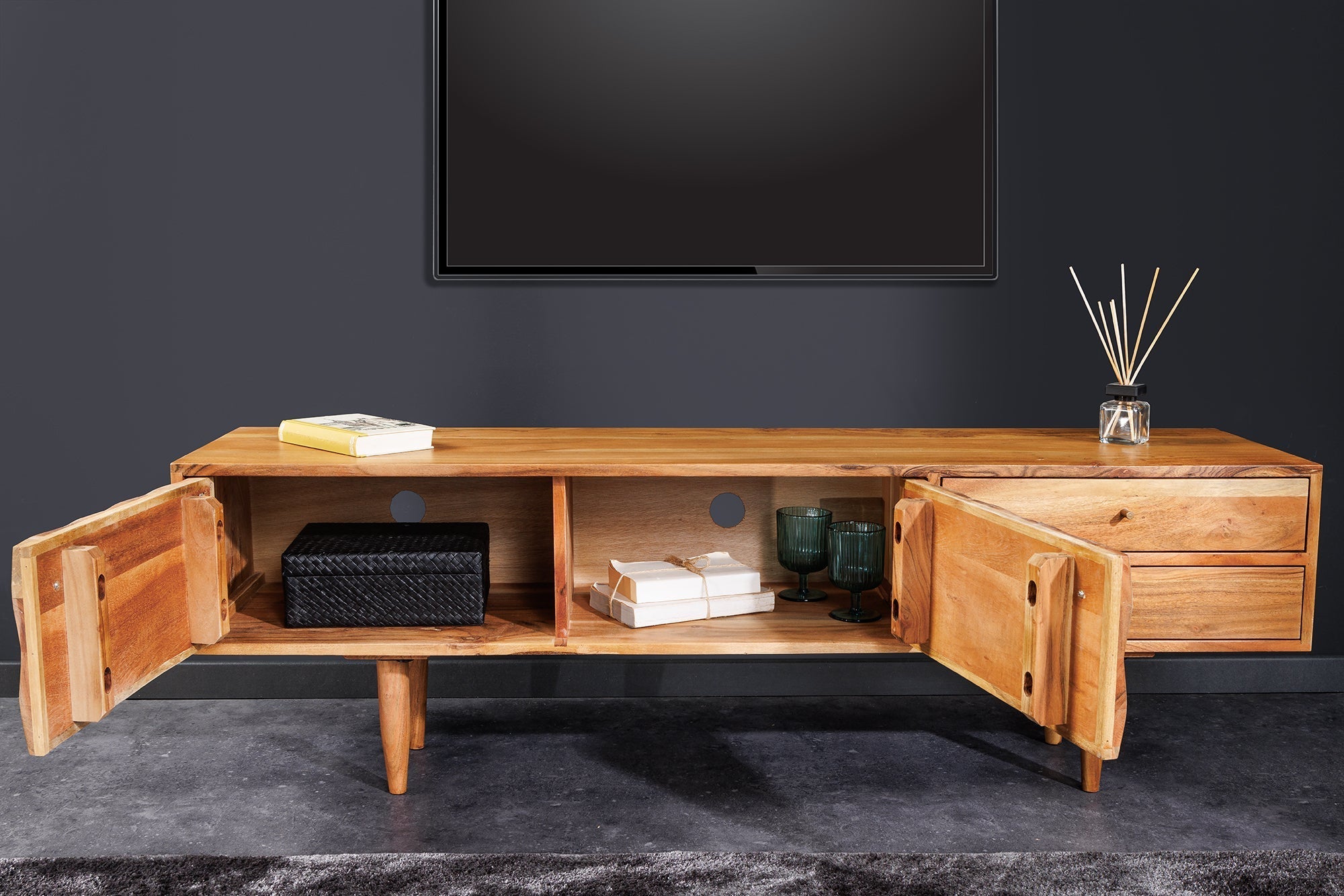 Buffet TV en bois massif ALPINE 145cm acacia naturel design rétro finition miel