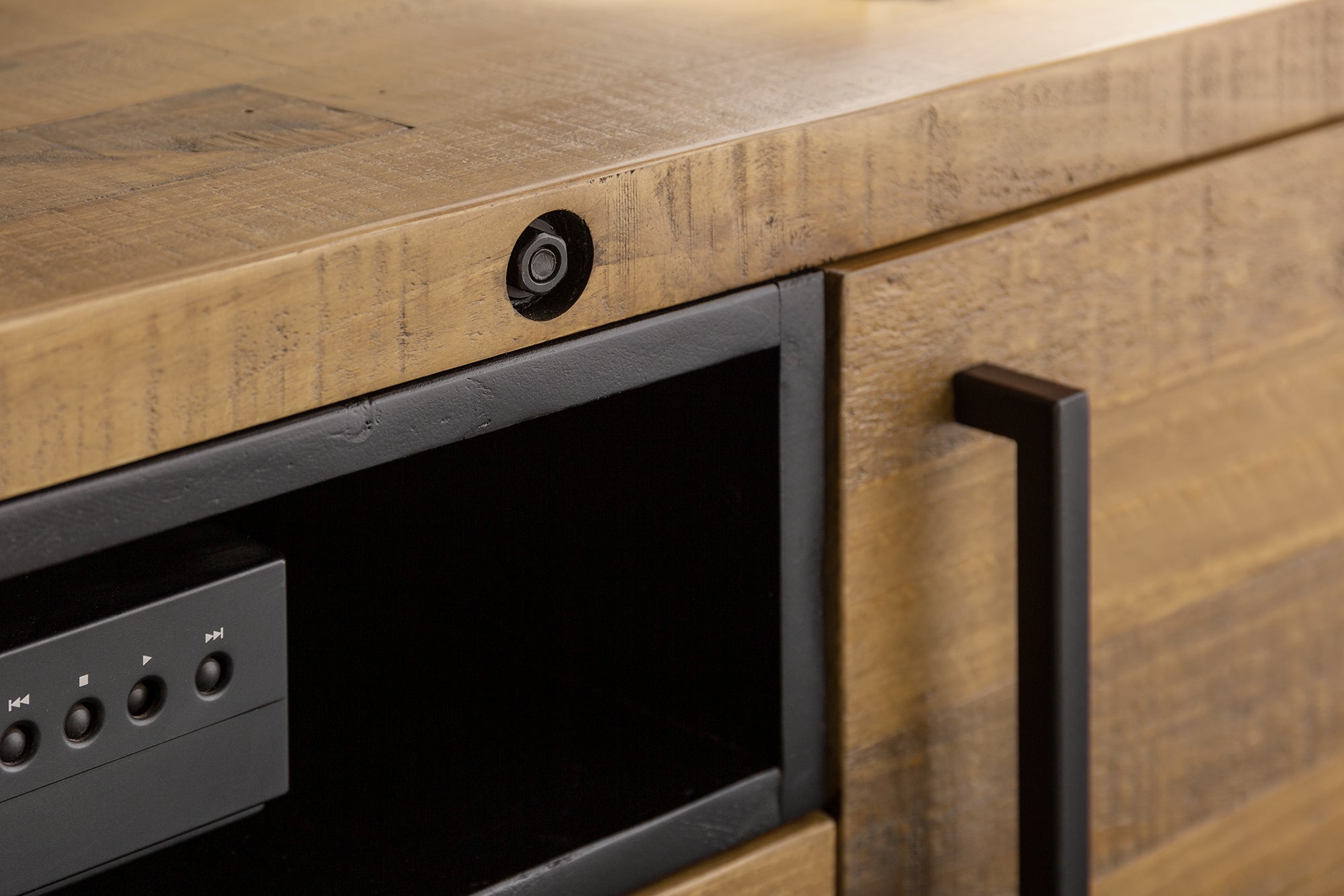 Buffet TV massif THOR 200cm en bois de pin recyclé au design industriel