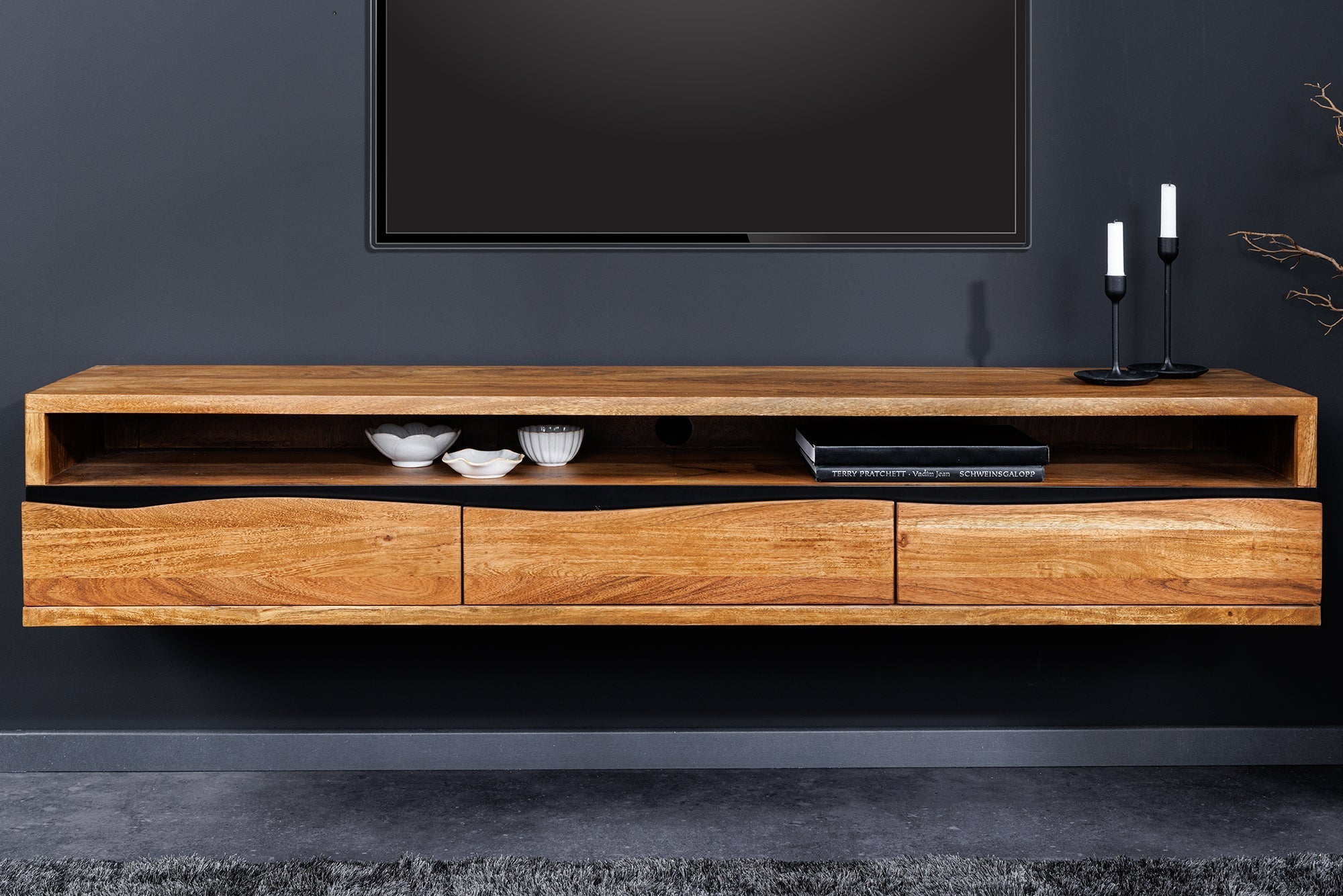Buffet TV suspendu MAMMUT 160cm acacia marron finition miel bord d’arbre en bois massif
