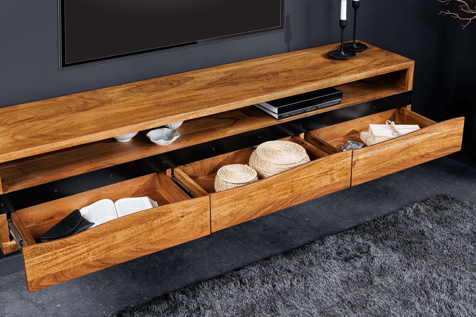 Buffet TV suspendu MAMMUT 160cm acacia marron finition miel bord d’arbre en bois massif