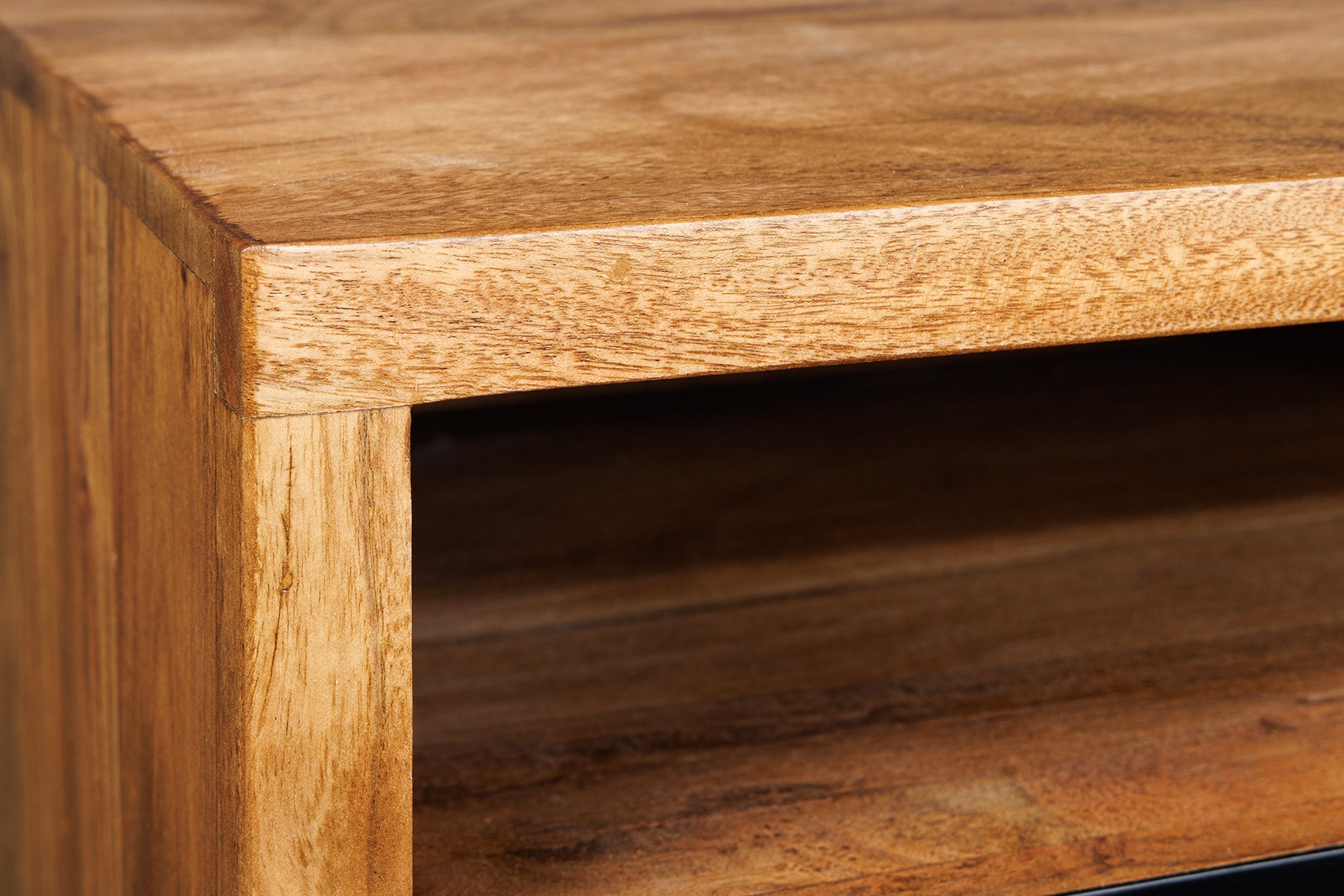 Buffet TV suspendu MAMMUT 160cm acacia marron finition miel bord d’arbre en bois massif