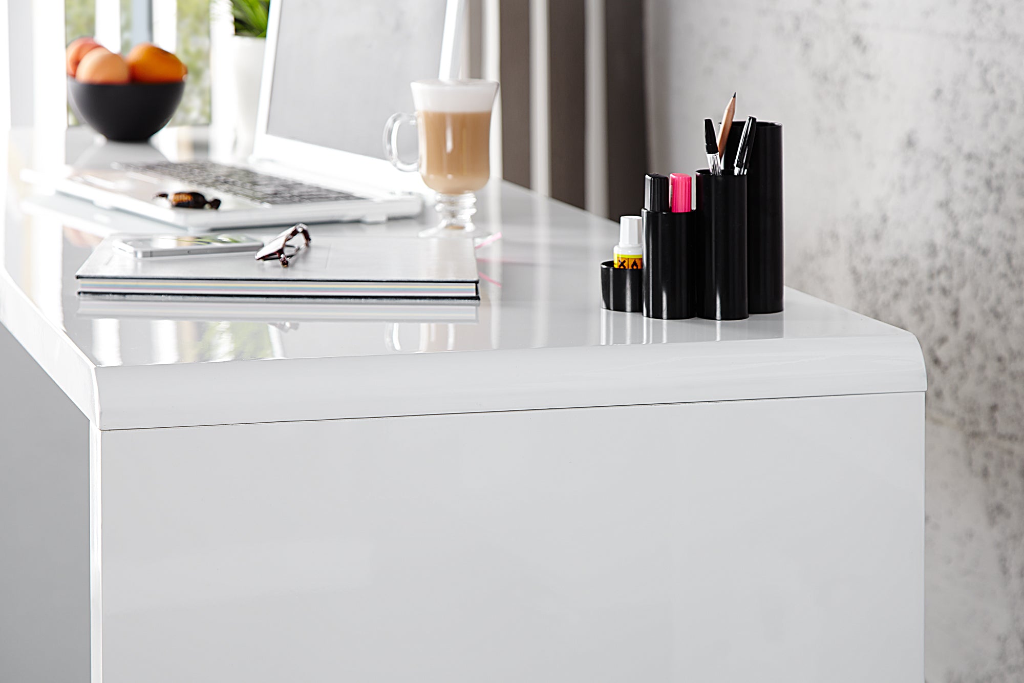 Bureau design FAST TRADE 140cm table de bureau blanc brillant