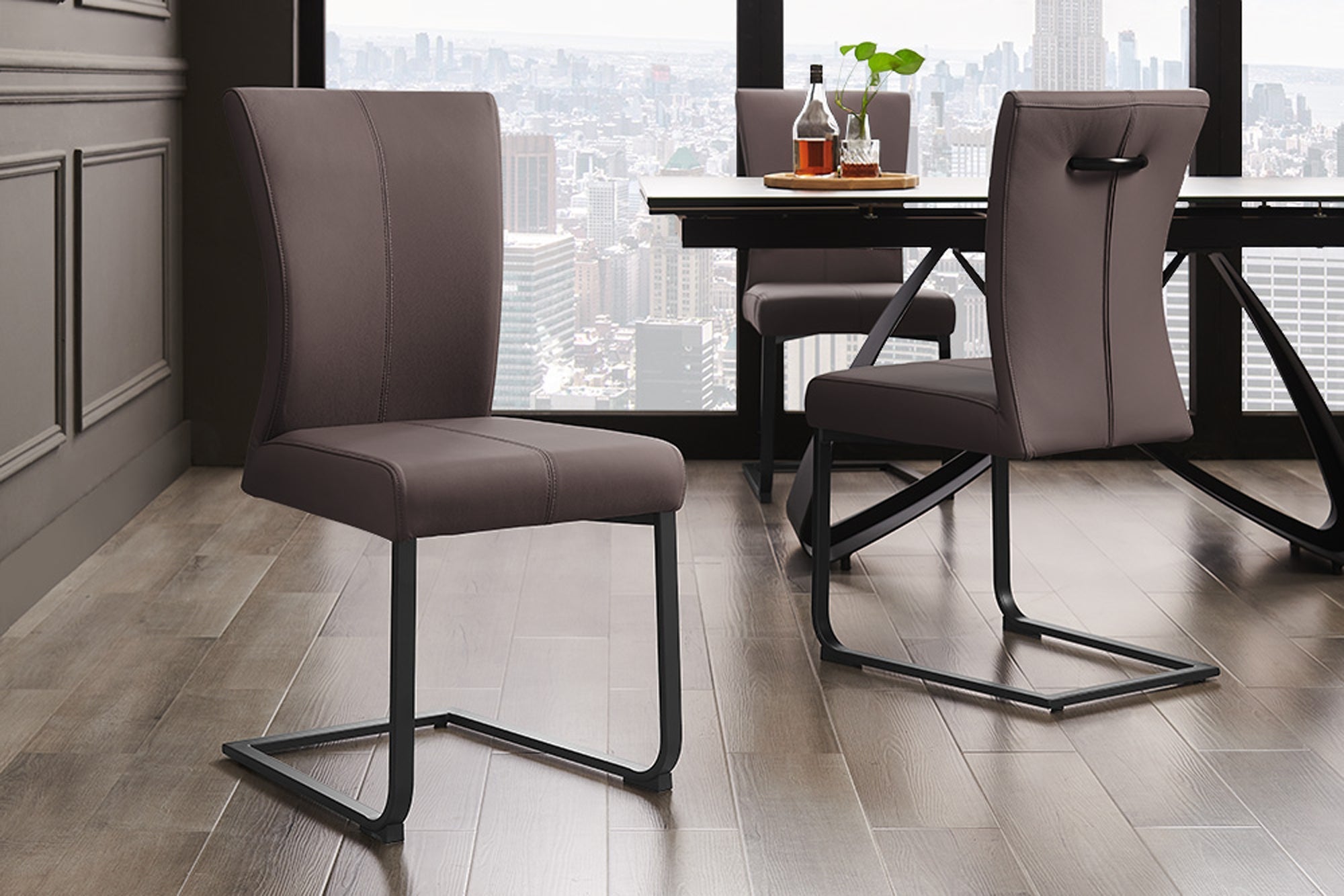 Lot de 2x chaises cantilever moderne SAMSON en cuir véritable gris taupe, structure en métal avec poignée confortable
