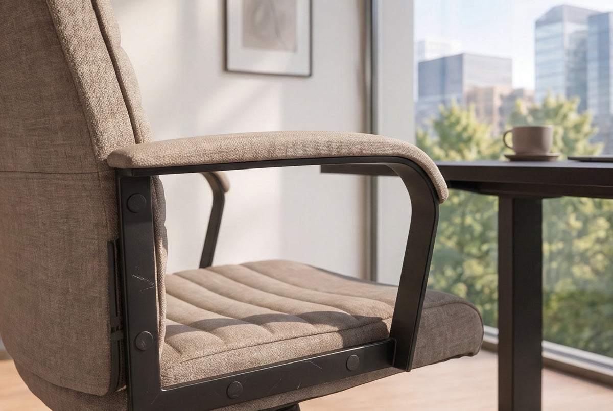 Chaise de bureau réglable en hauteur LAZIO taupe Vogue velours pivotante à roulettes