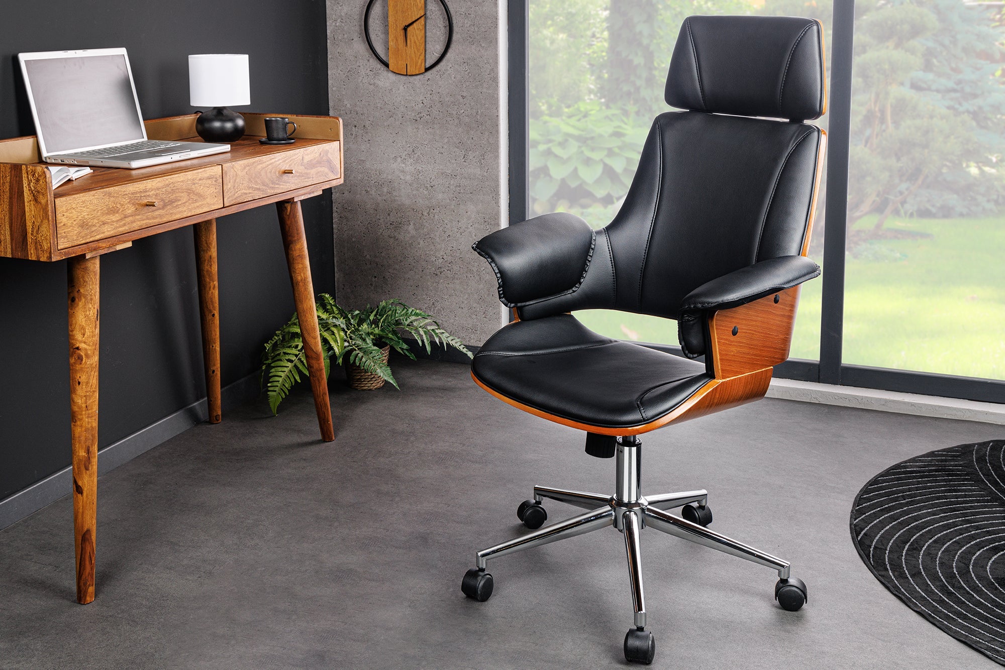 Silla de oficina MANHATTAN regulable en altura, de piel artificial nogal con reposabrazos de diseño retro