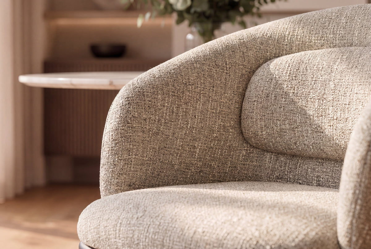 Chaise design élégante FLORENZ beige marron tissu structuré noir métal avec accoudoirs