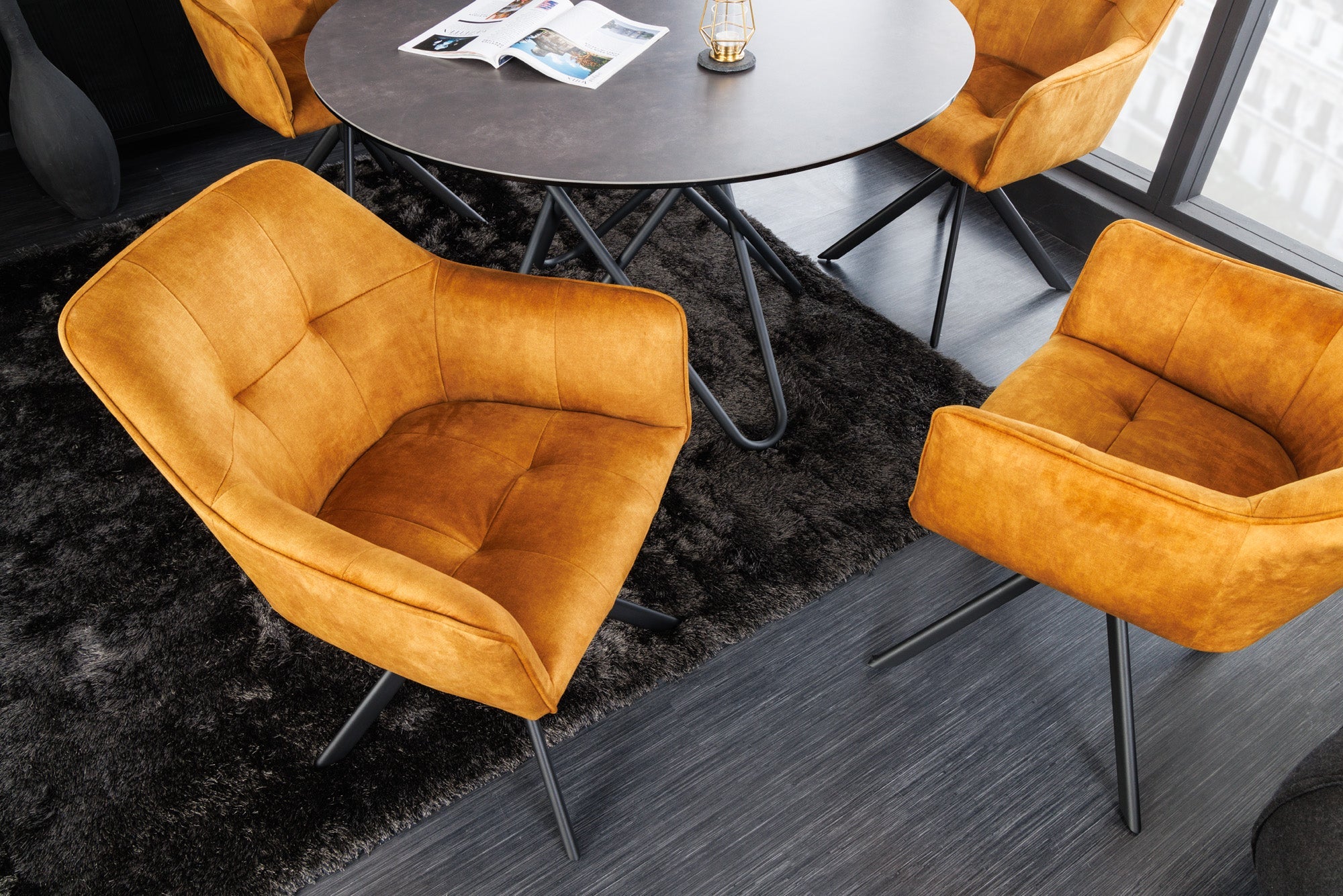 Lote de 2 sillas giratorias de terciopelo amarillo mostaza de diseño LOFT con estructura y reposabrazos de metal negro