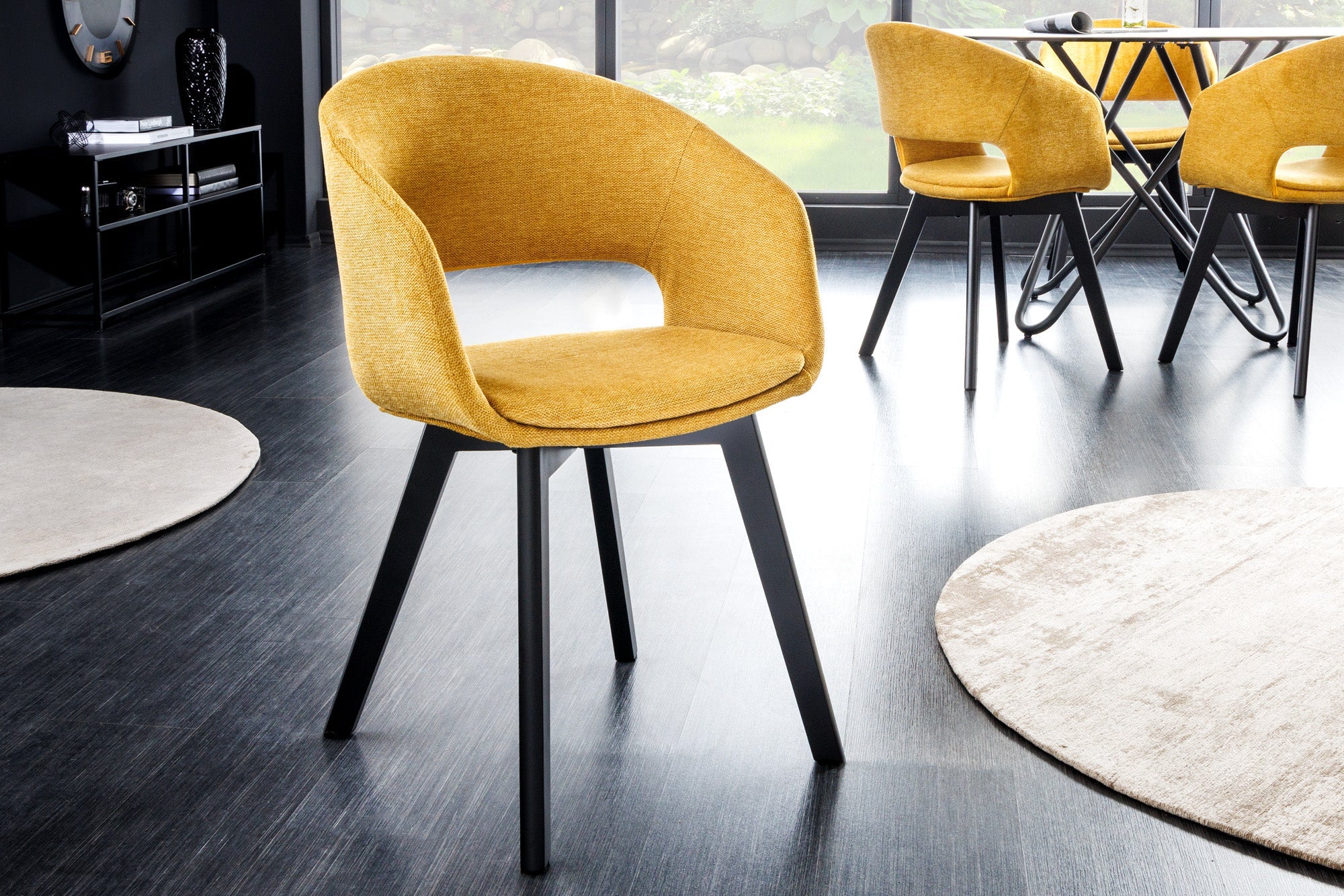 Lote de 2 sillas de diseño NORDIC STAR de tejido estructurado amarillo mostaza en madera maciza negra con reposabrazos tapizados