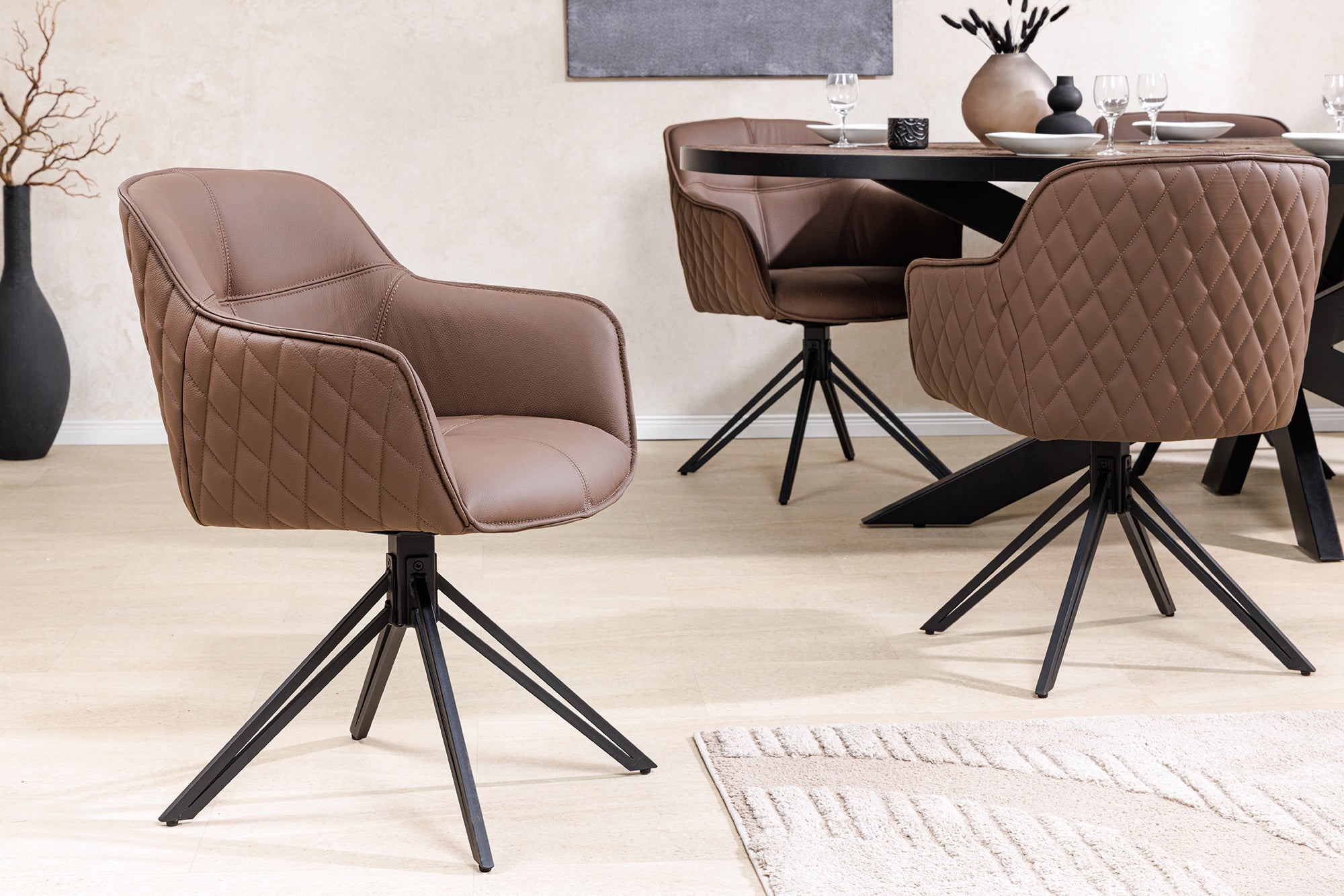 Lot de 2x chaises design pivotante EUPHORIA en cuir véritable marron, structure en métal noir avec accoudoirs