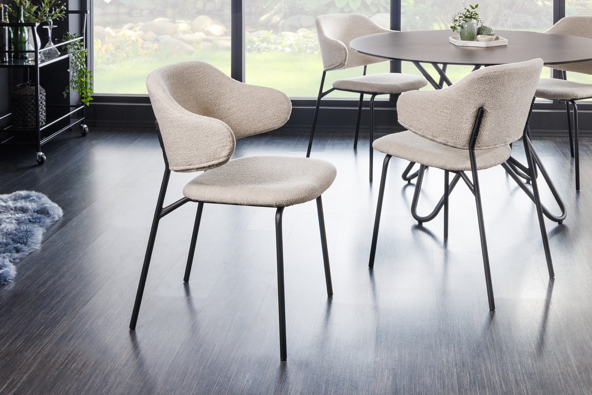 chaise-design-vogue-grege-boucle-pieds-metal-noir_43149 (inv)