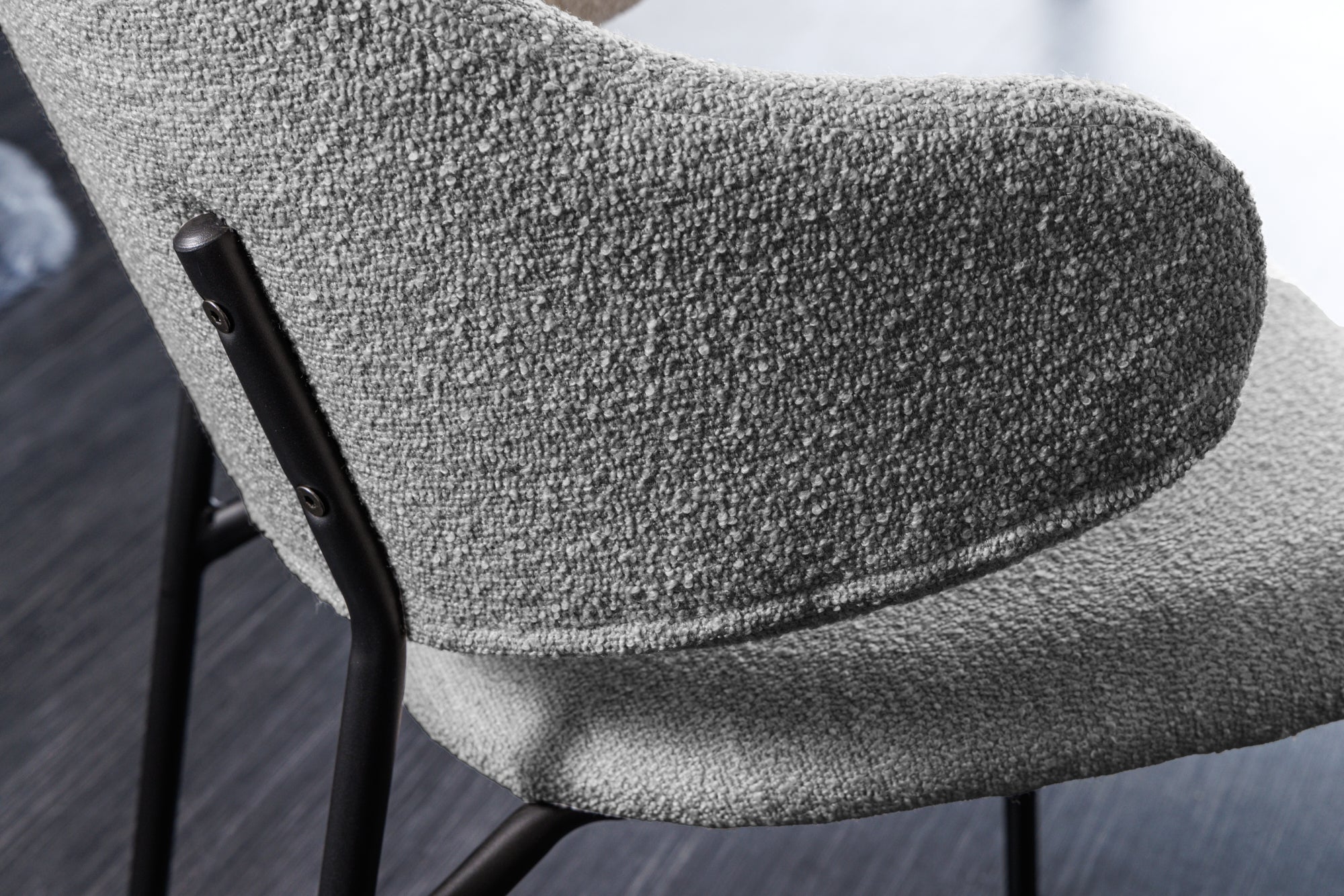 Lote de 2x sillas de diseño VOGUE grises con patas de metal negro