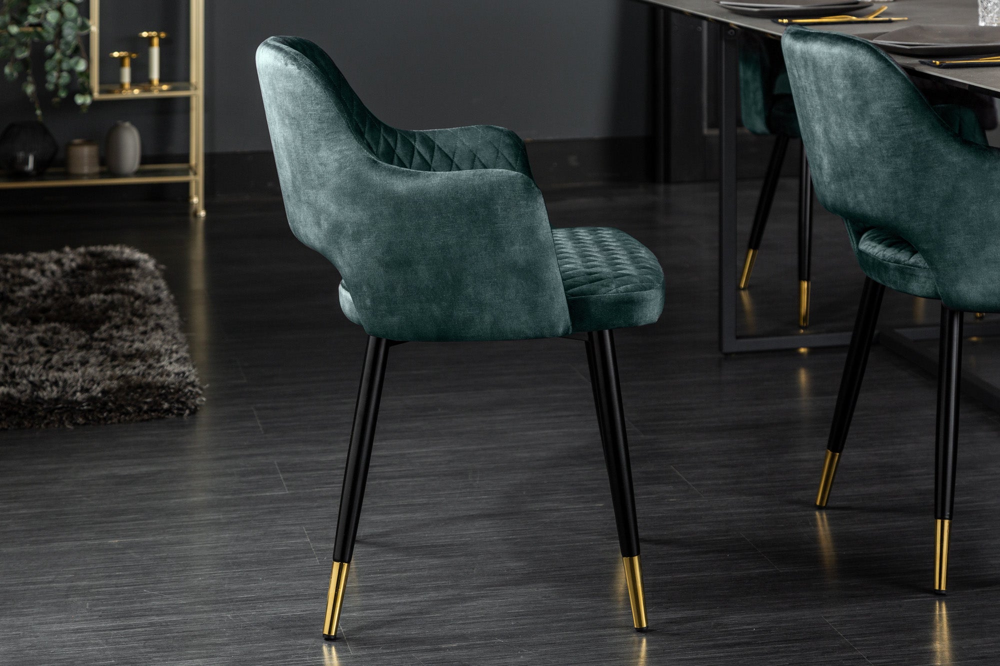 Lote de 2 elegantes sillas PARIS de terciopelo petróleo, costuras decorativas, puntas doradas, diseño retro, con reposabrazos