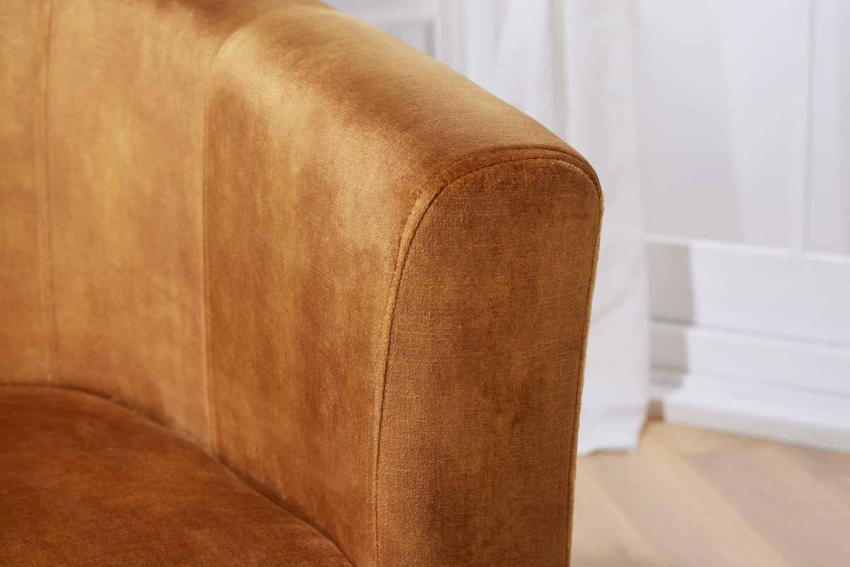 Chaise longue design HEMINGWAY accoudoirs velours jaune moutarde chaise cocktail